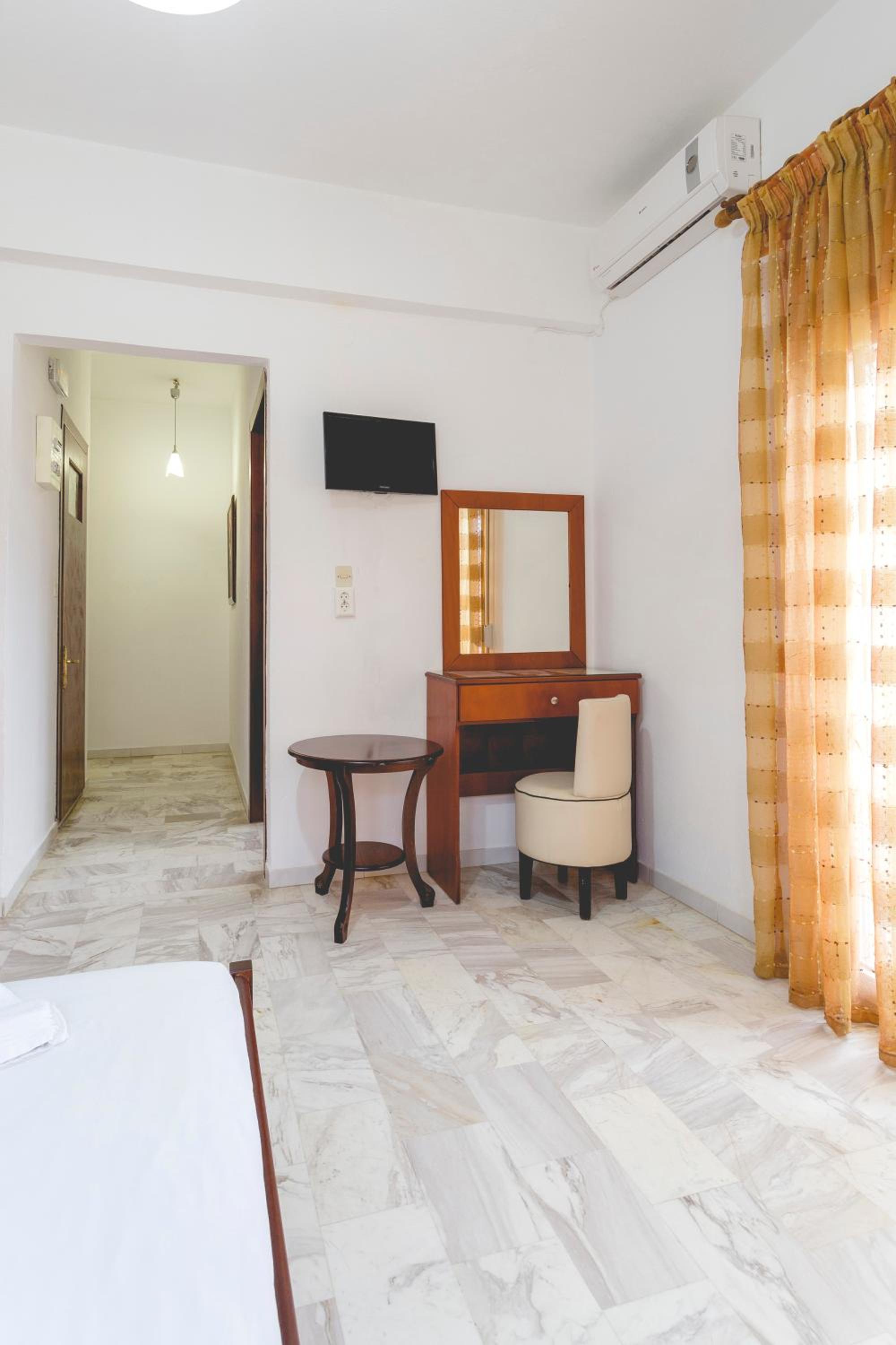 Apartment - Ground Floor photo 2