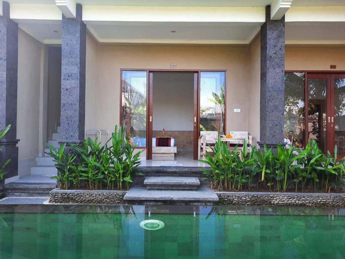 Standard Room with Pool View - Photo 8