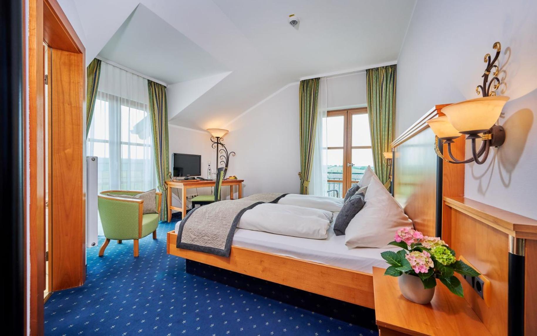 Double Room Comfort with Balcony photo 2