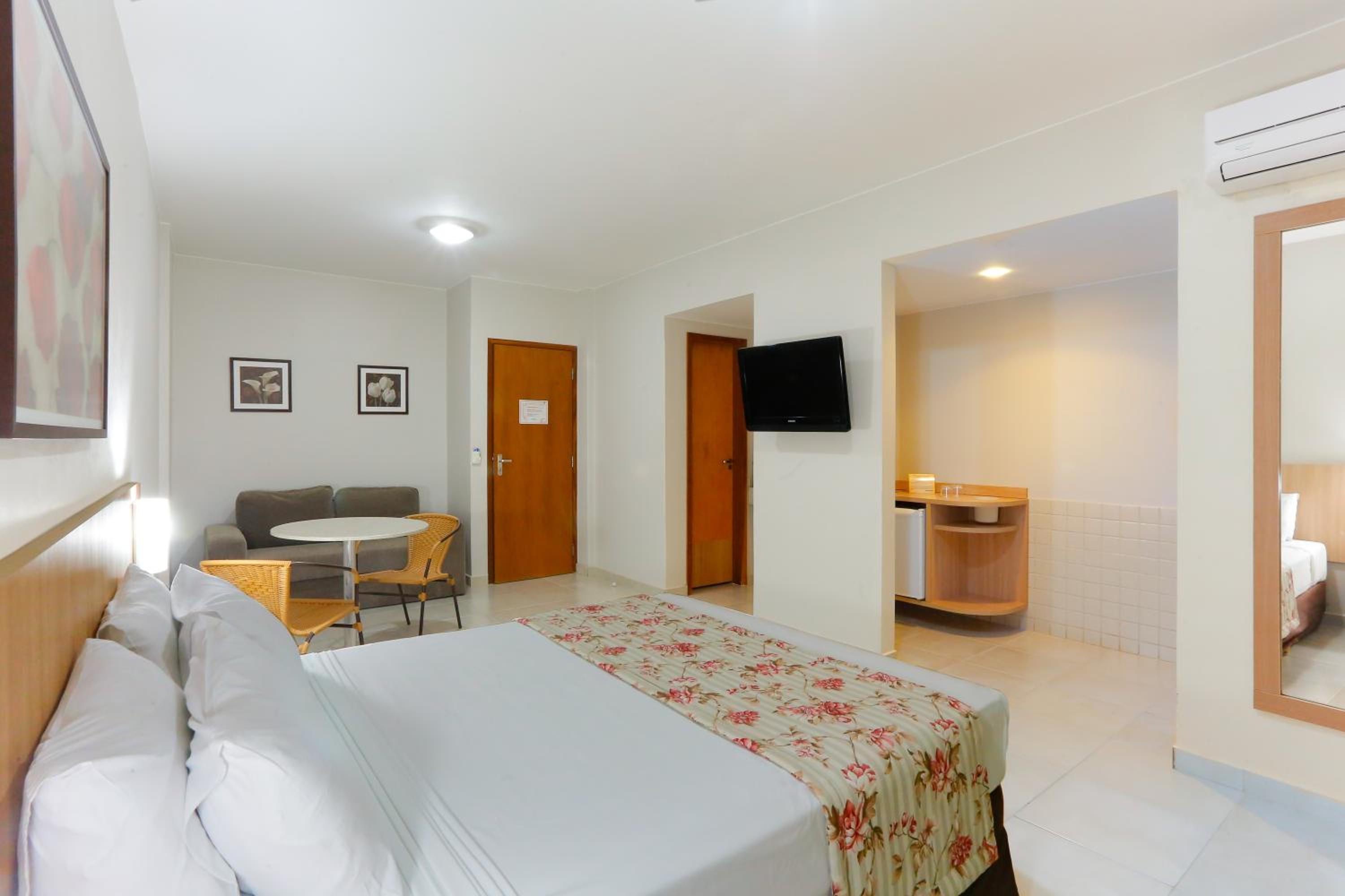 Superior Deluxe Double or Twin Room  photo 3