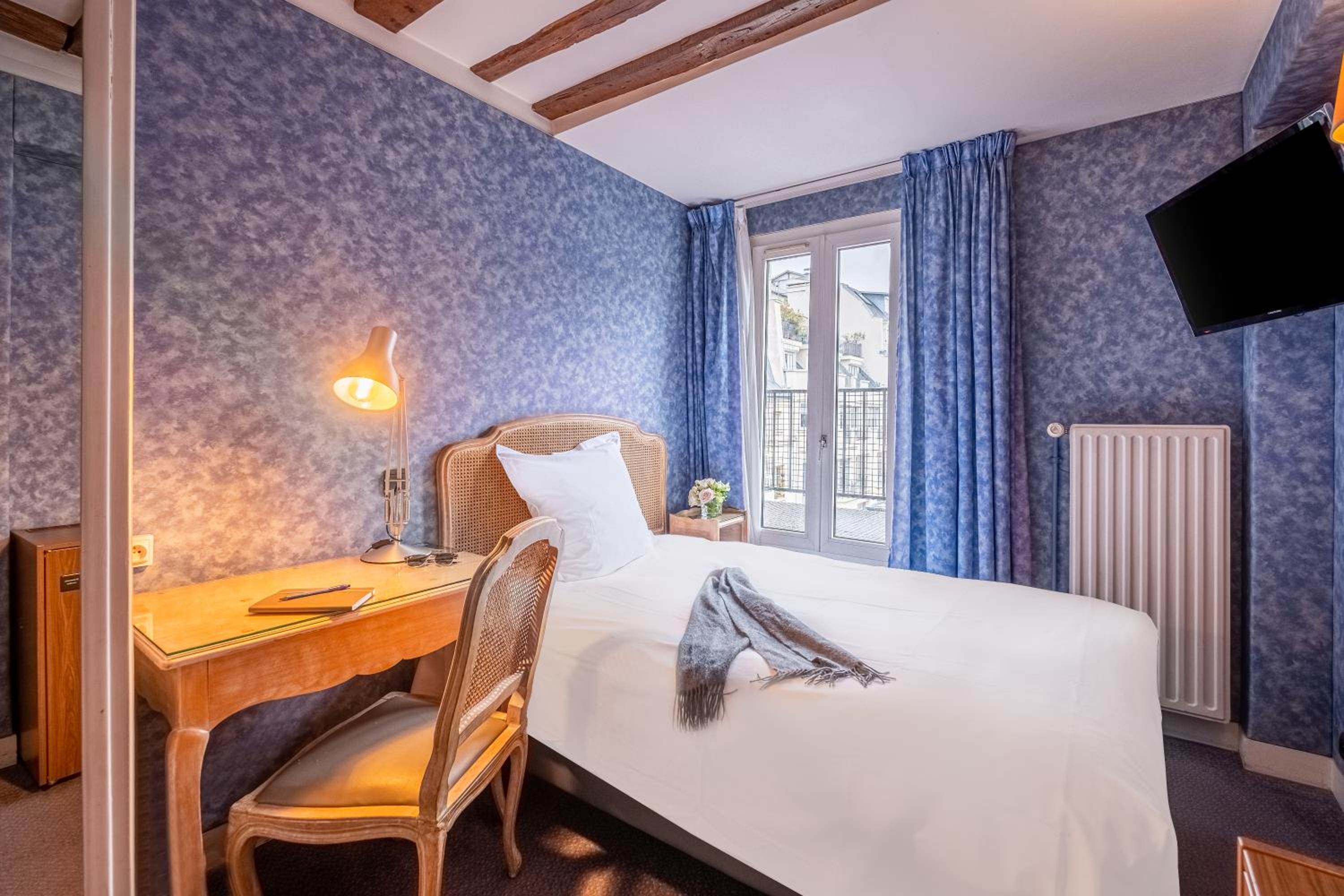 Single Room with Balcony photo 1