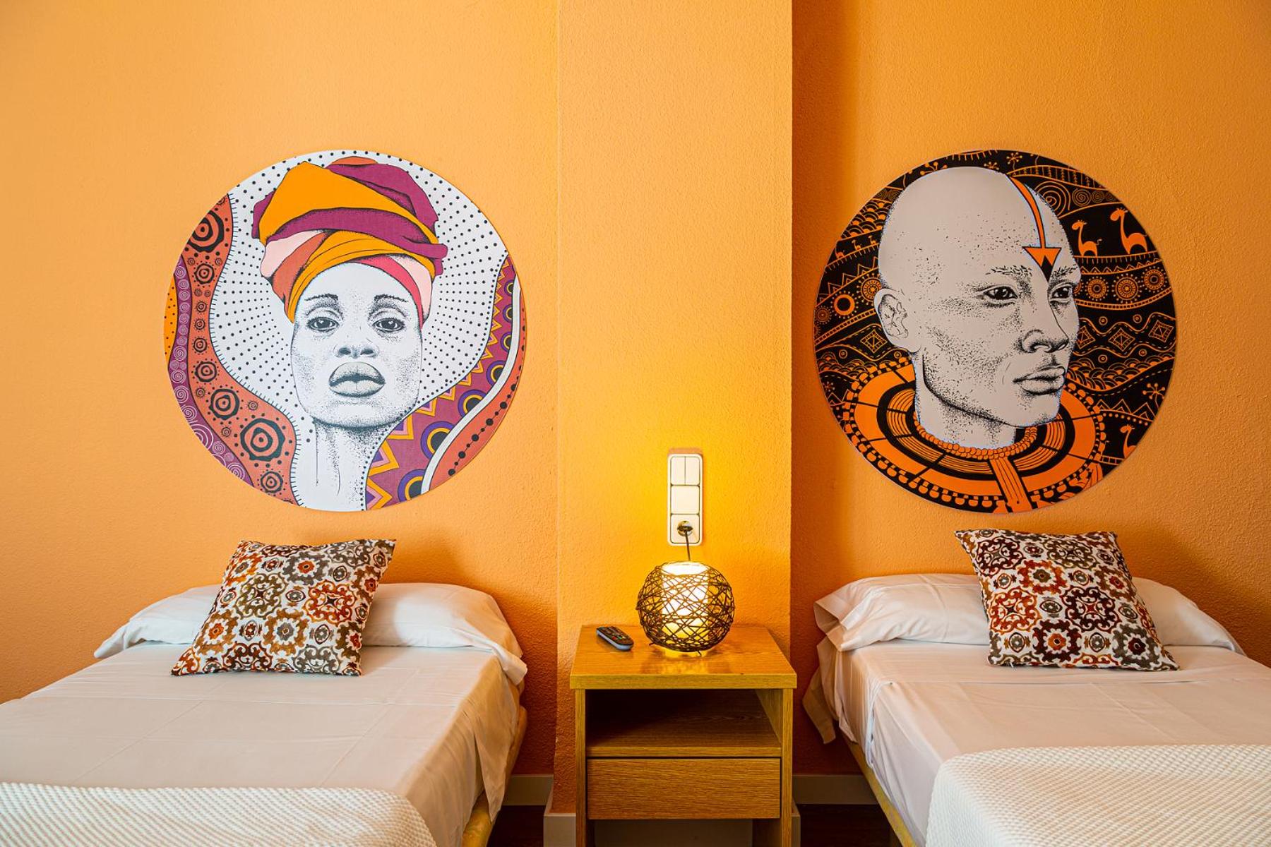 Double or Twin Room with Balcony - Photo 4
