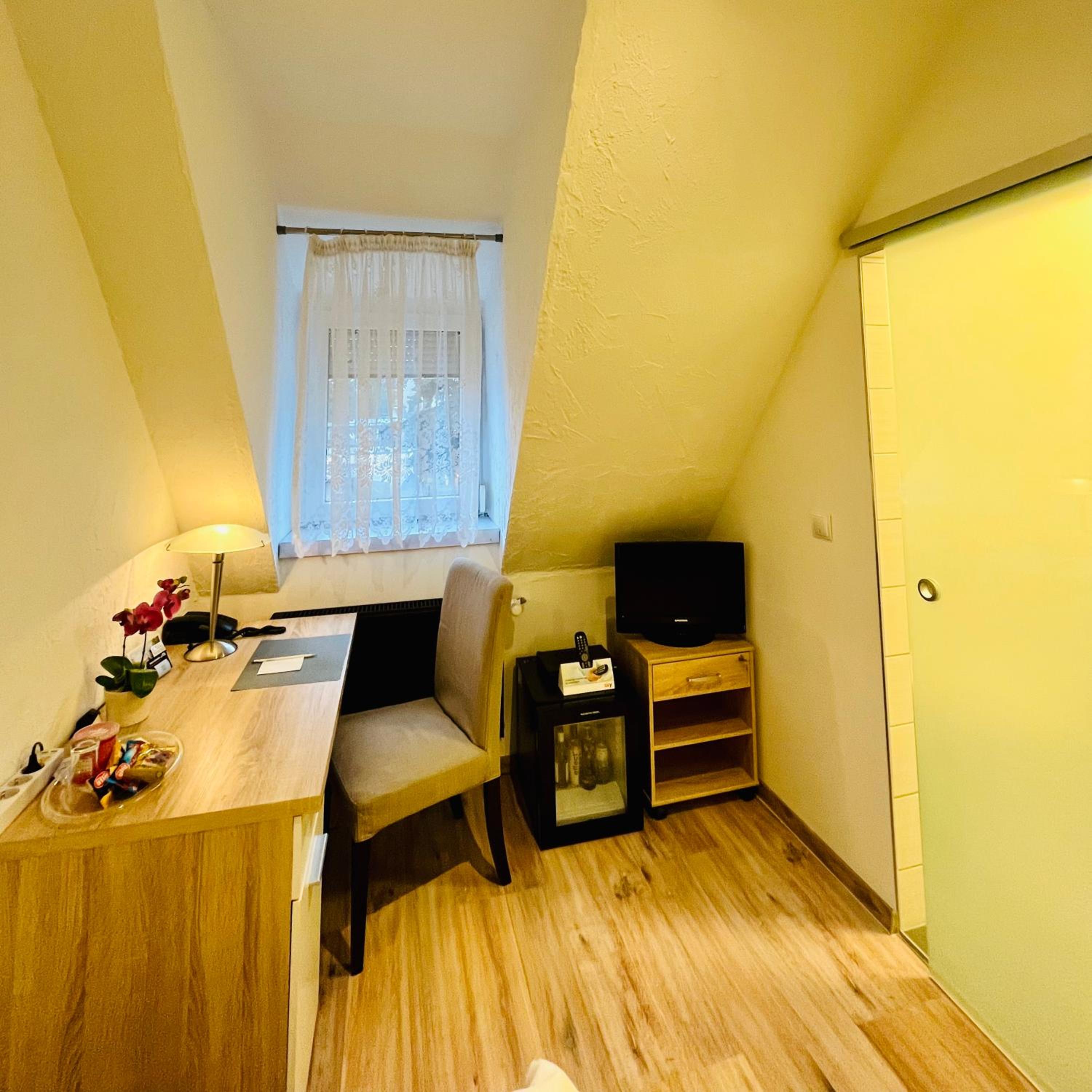 Single Room photo 2