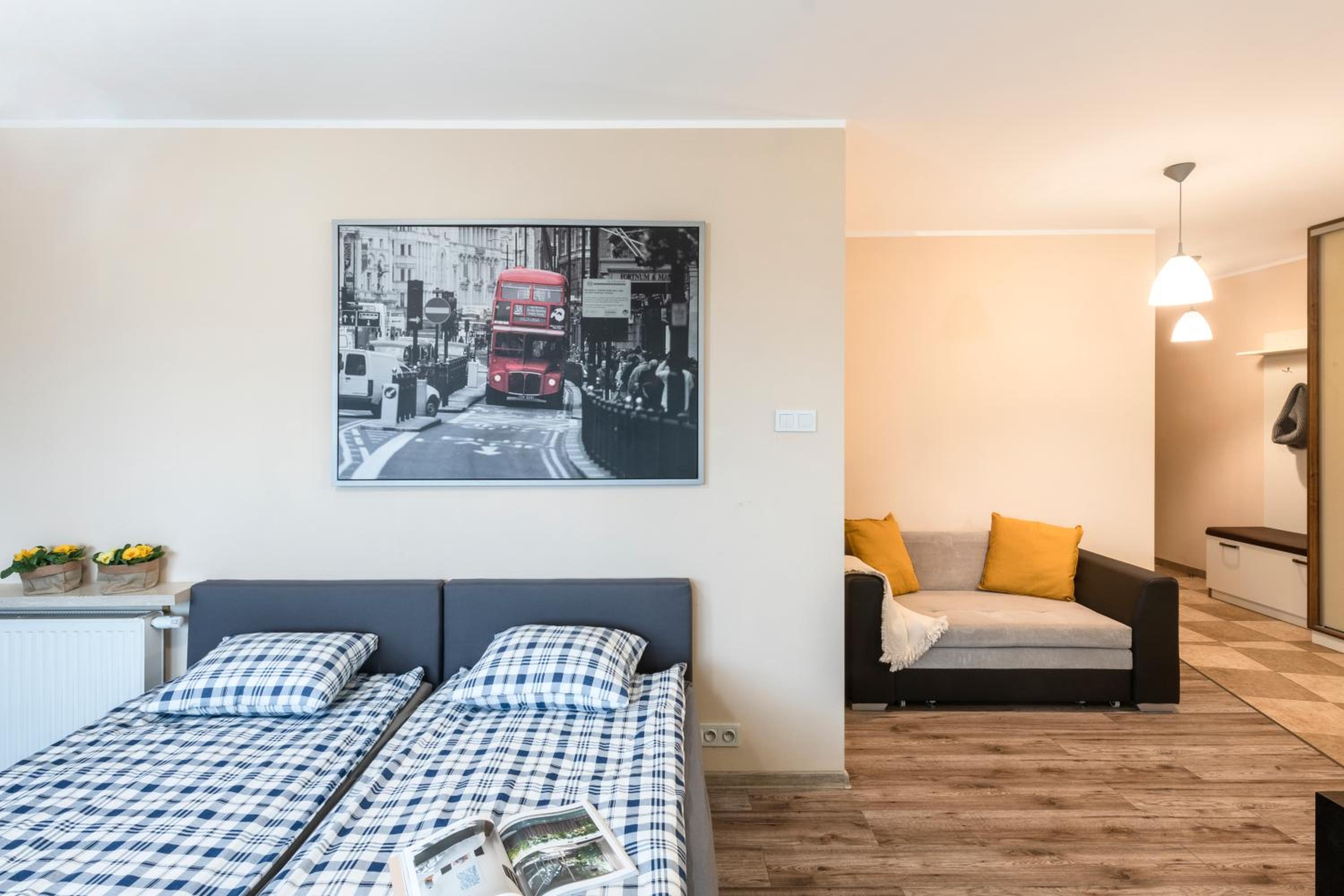 Apartment with Terrace - Photo 15
