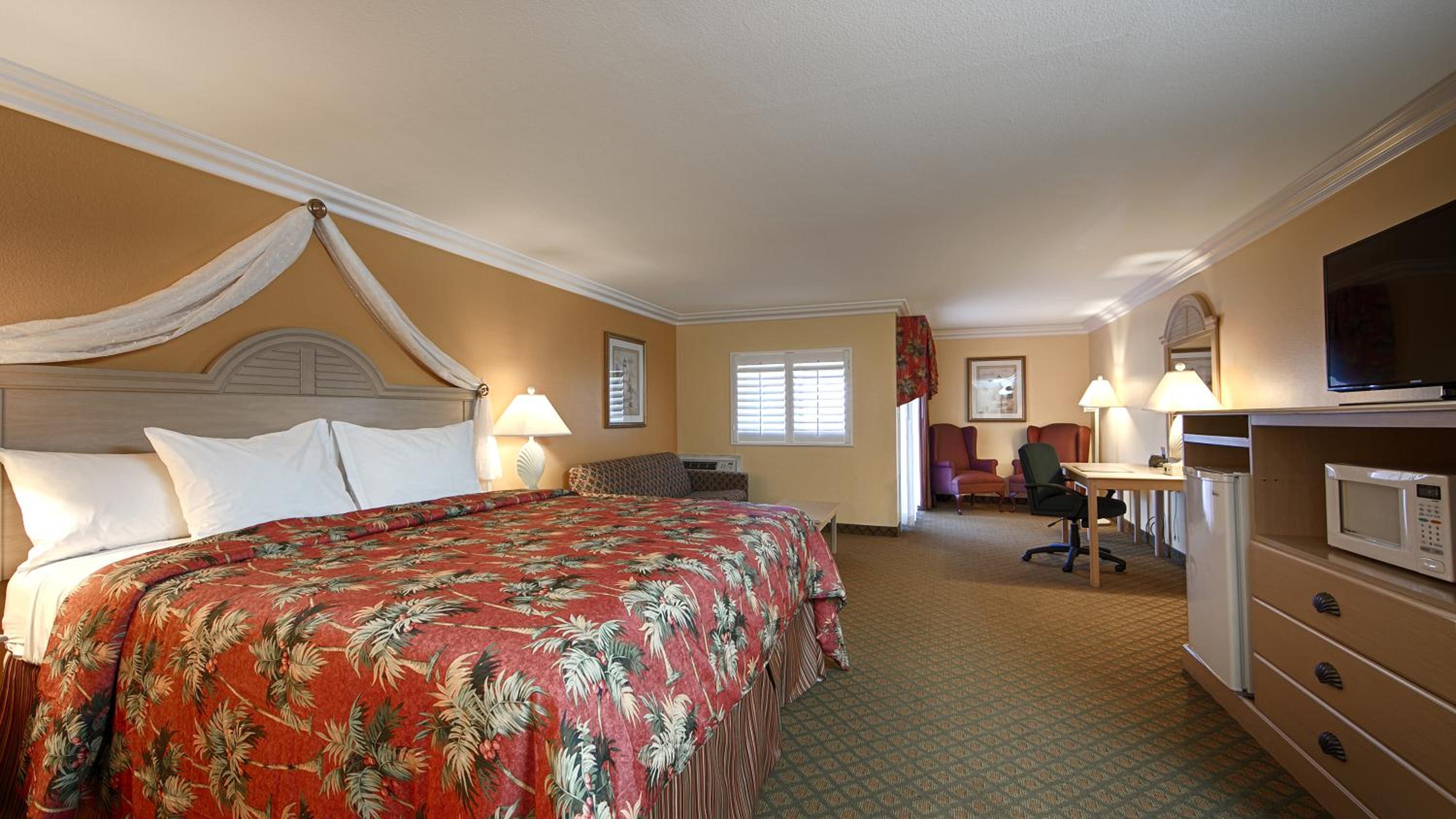 King Suite with Spa Bath - Photo 5
