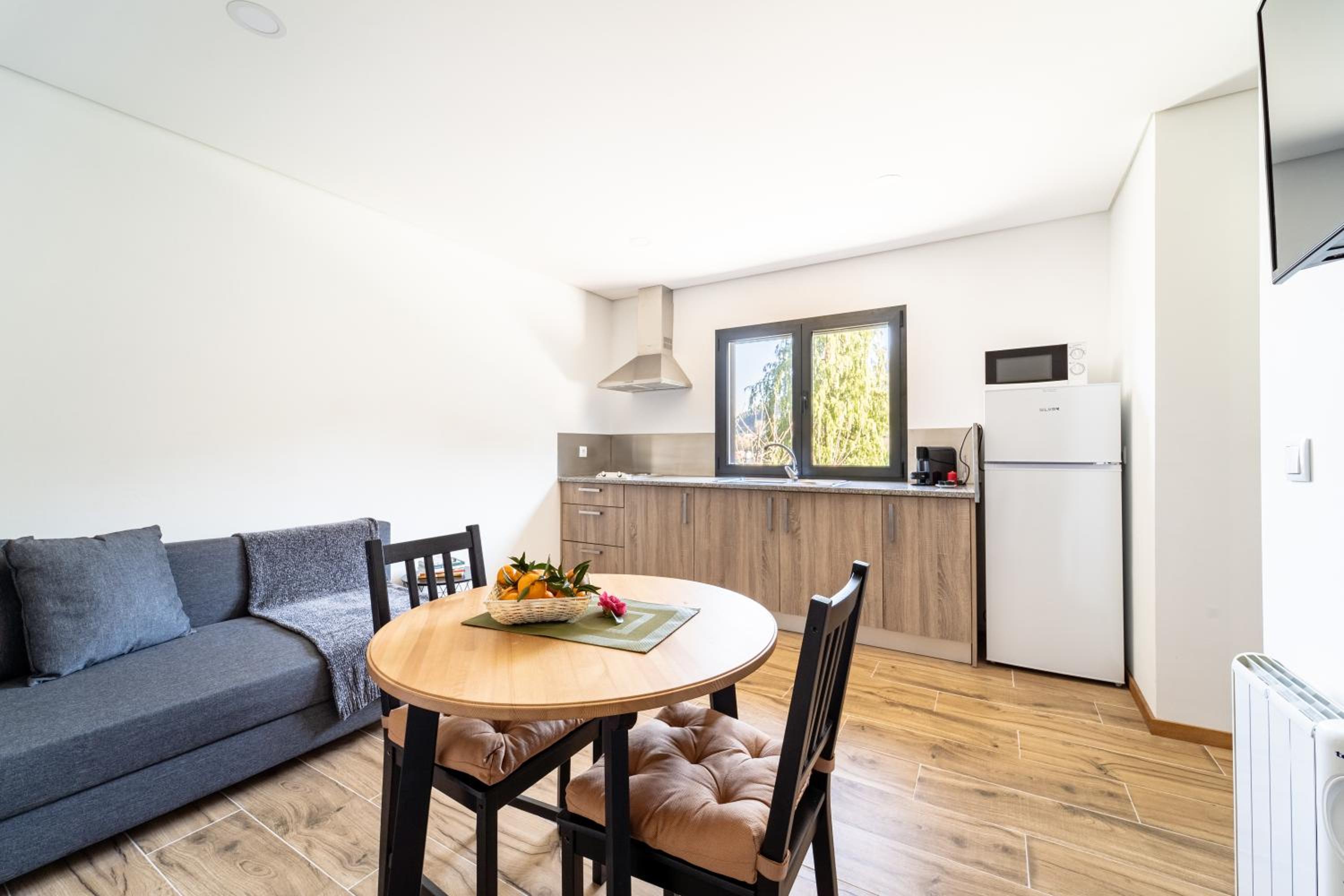 One-Bedroom House - Photo 6