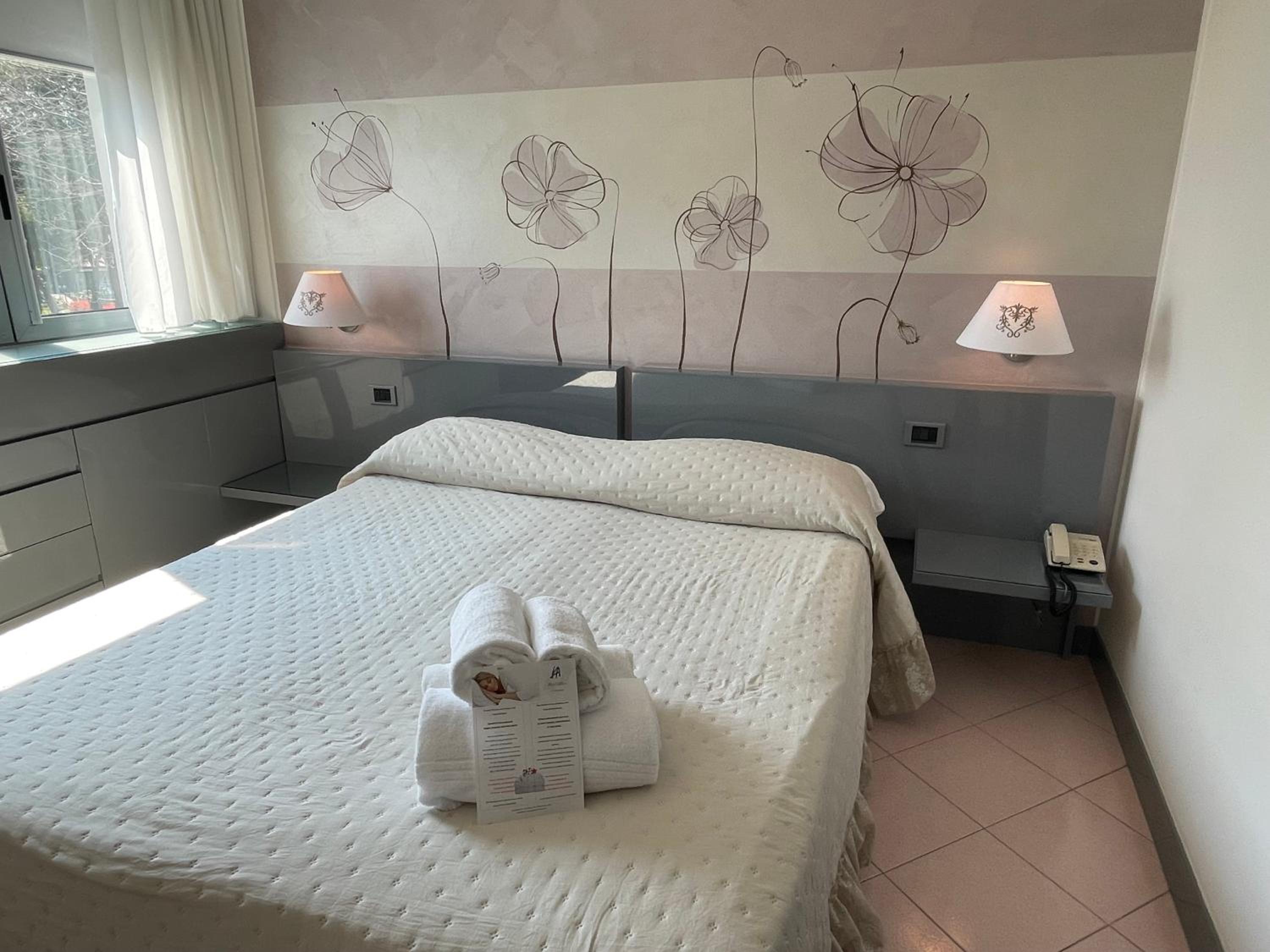 Double Room - Photo 9