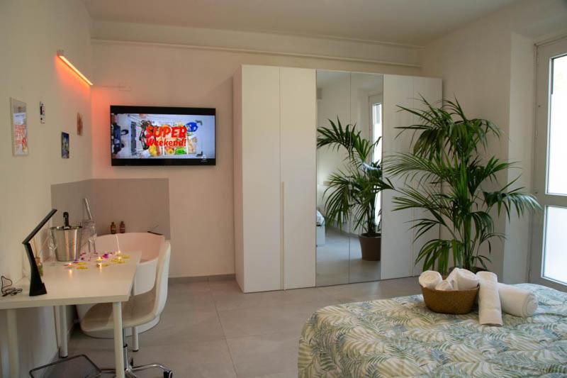 Deluxe Double Room with Bath photo 3