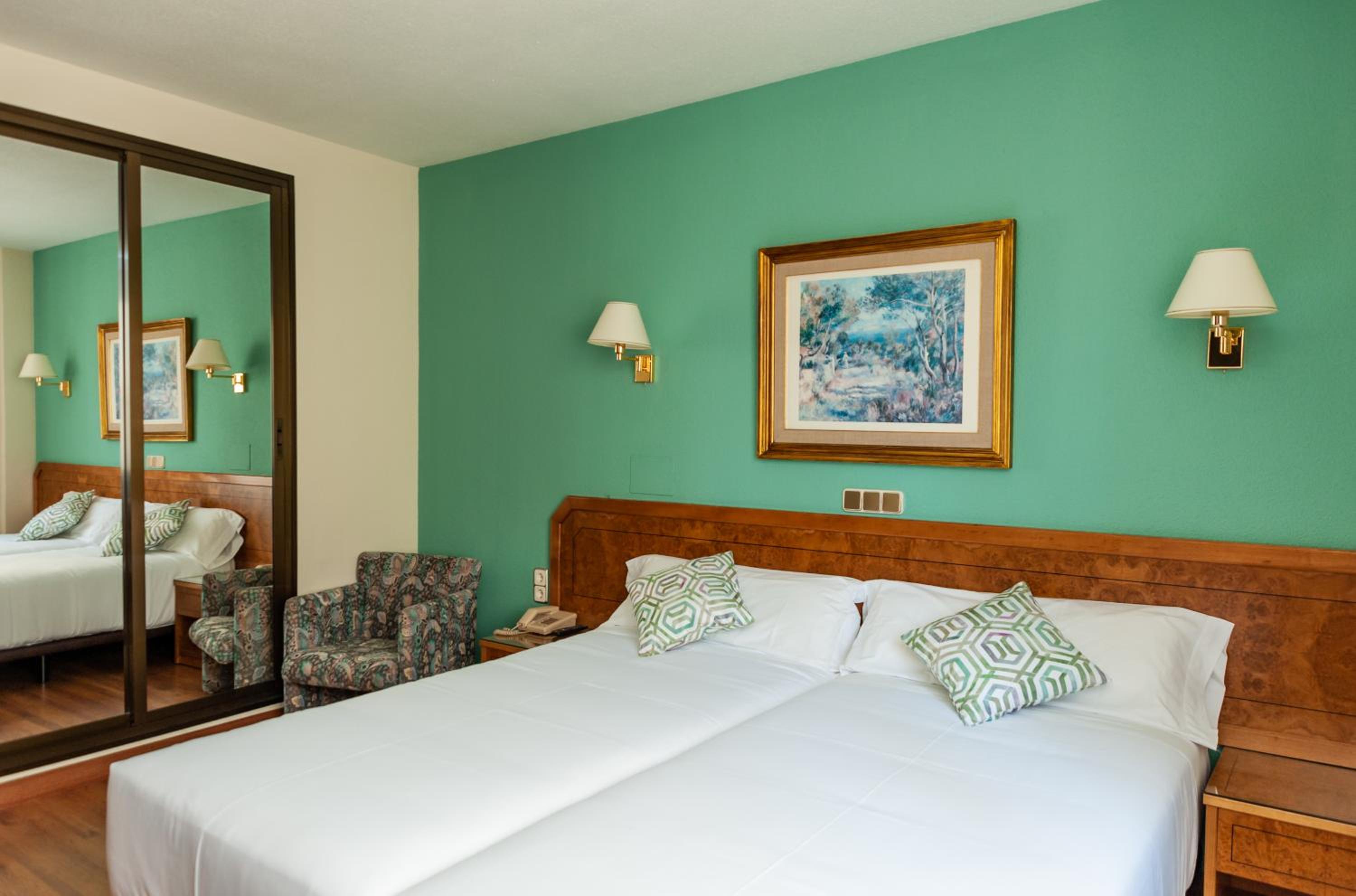 Twin Room - Photo 4
