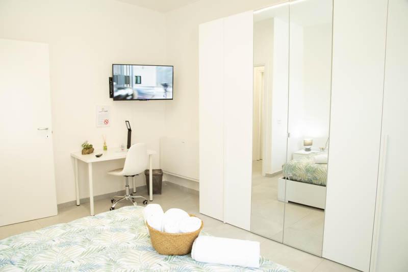 Double Room with Shared Bathroom photo 2