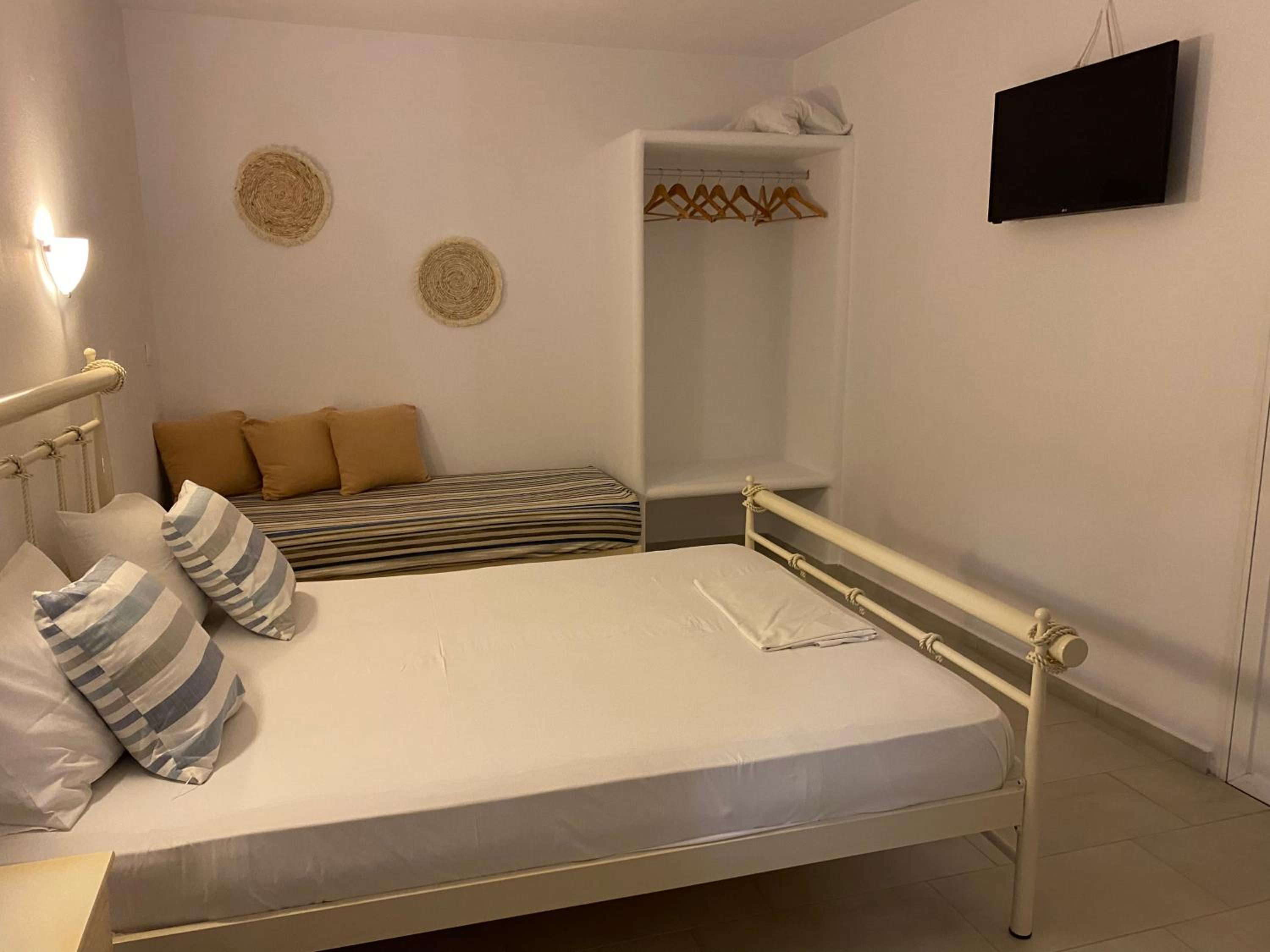 Economy Double Room photo 1