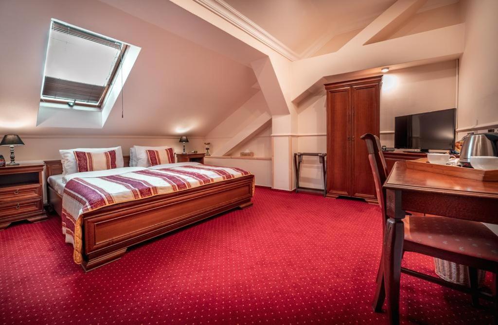 Economy Double Room photo 2