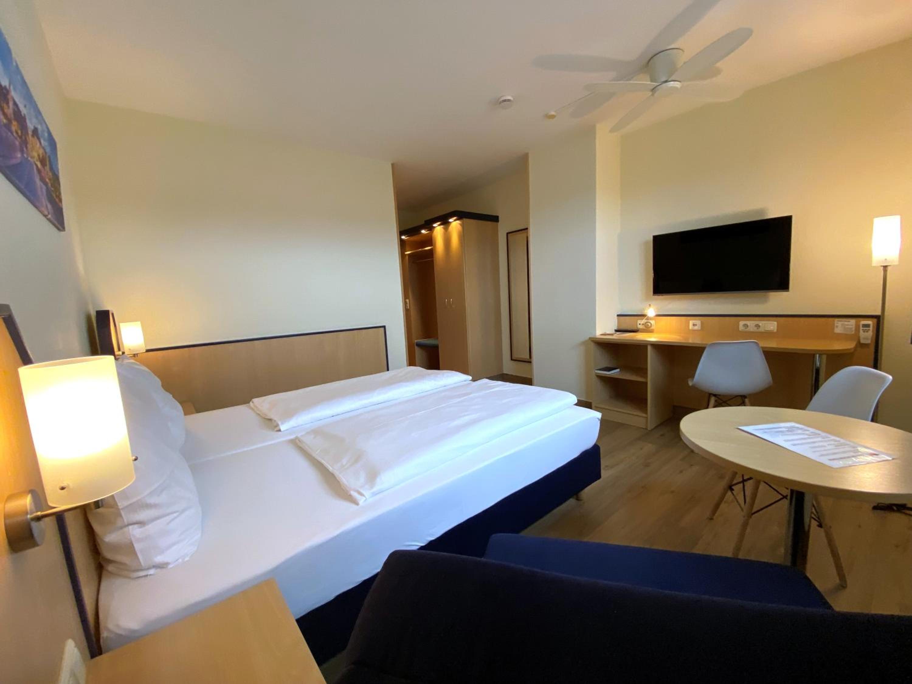 Double or Twin Room photo 3