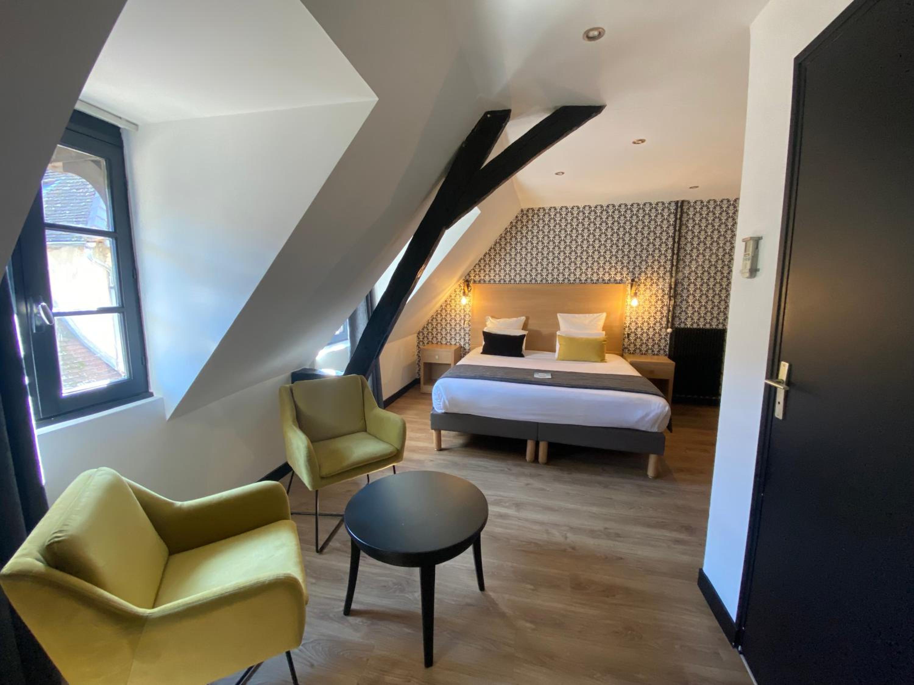 Double Room - Photo 11
