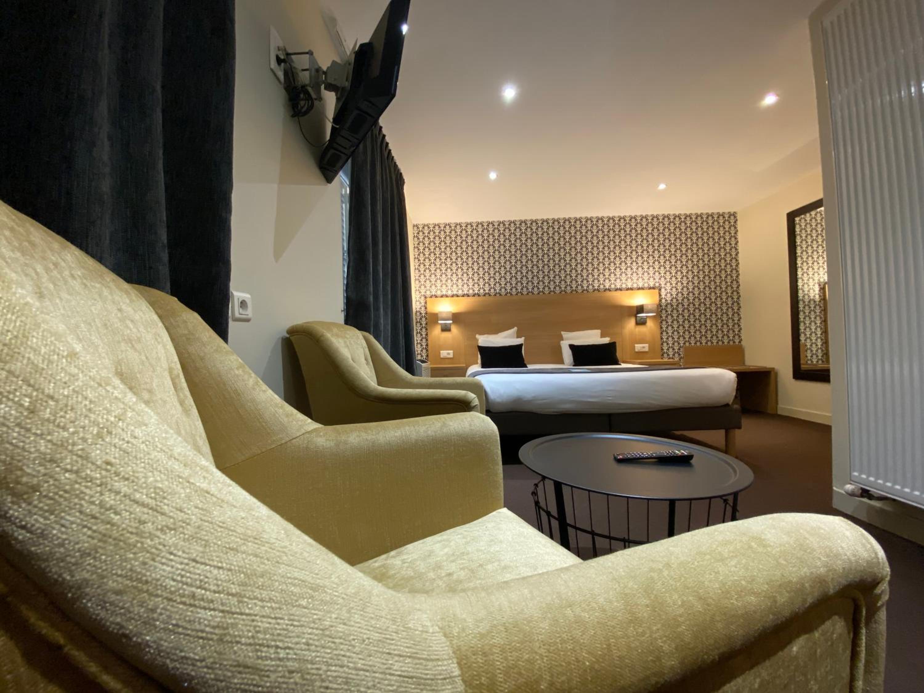 Double Room - Photo 10
