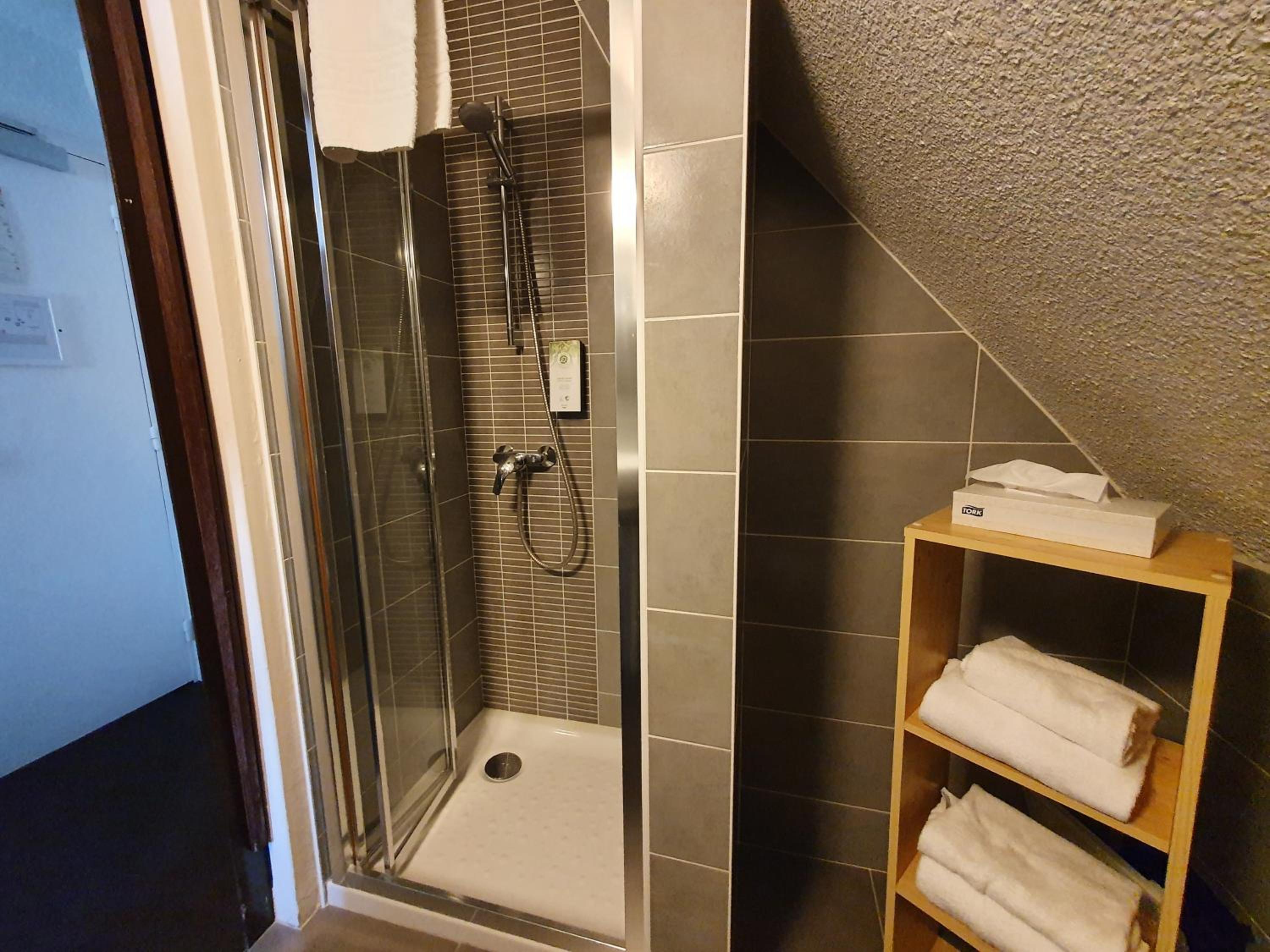Double Room - Photo 9
