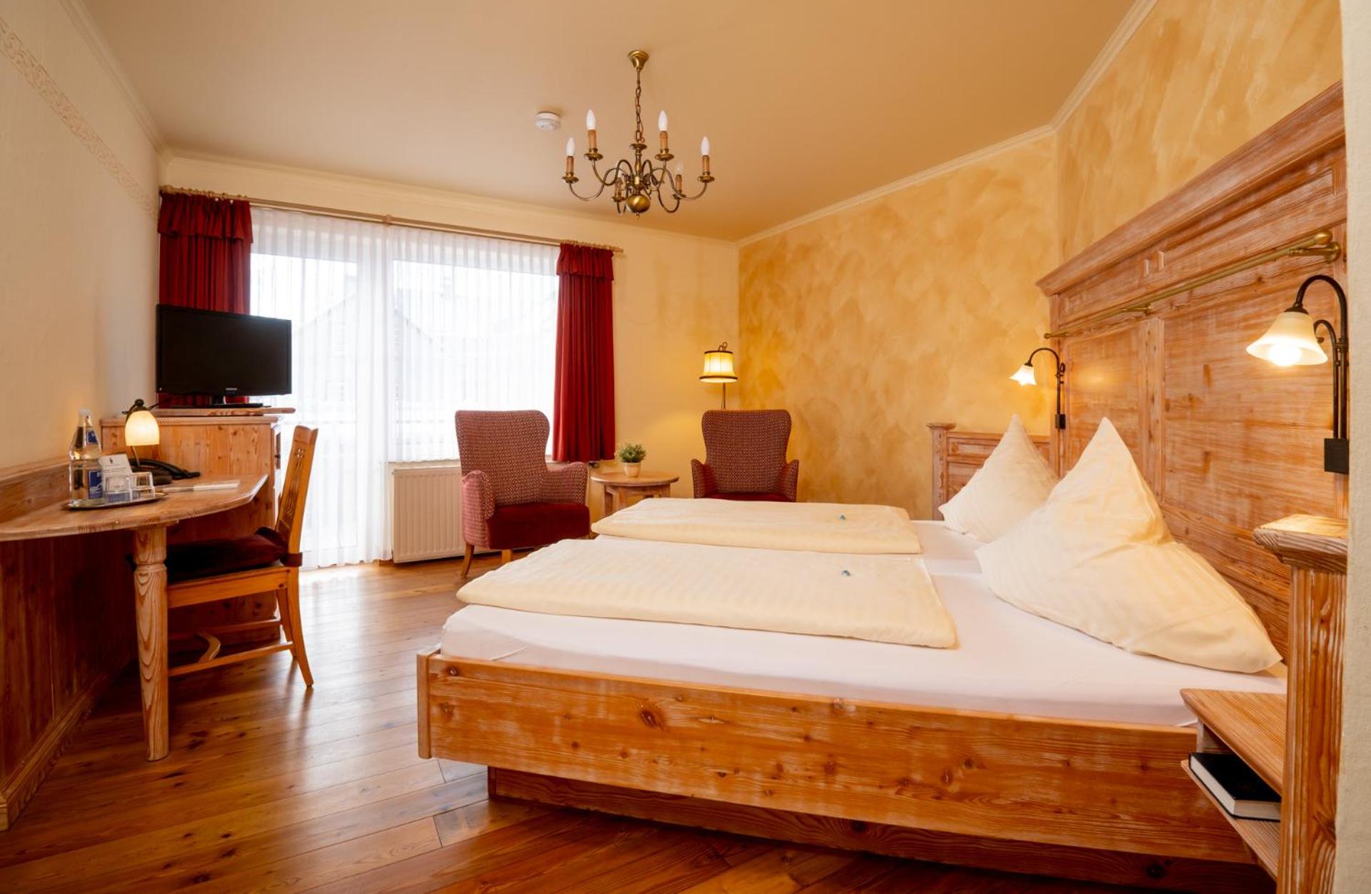 Double Room thumbnail 5