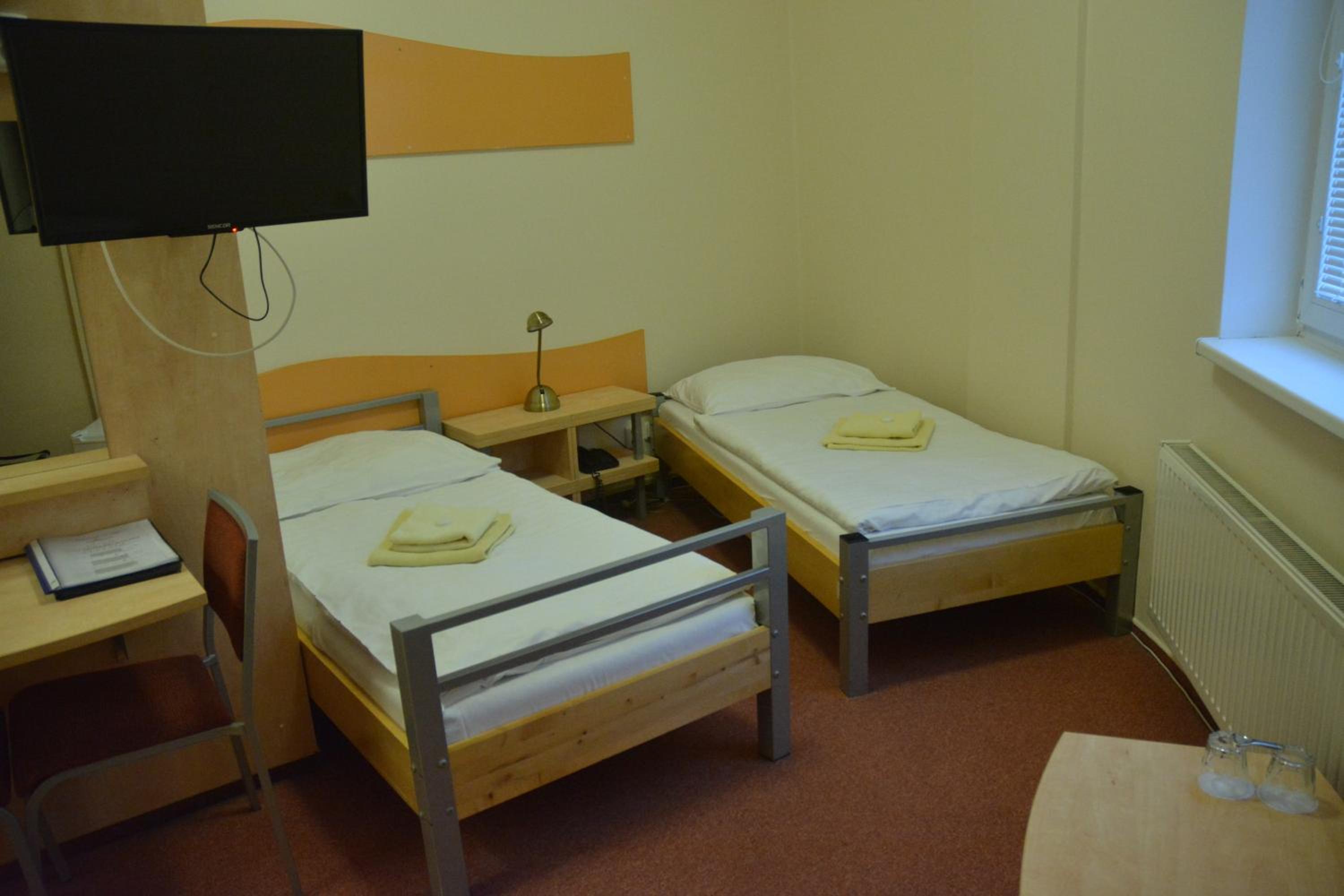 Twin Room - Disability Access photo 1