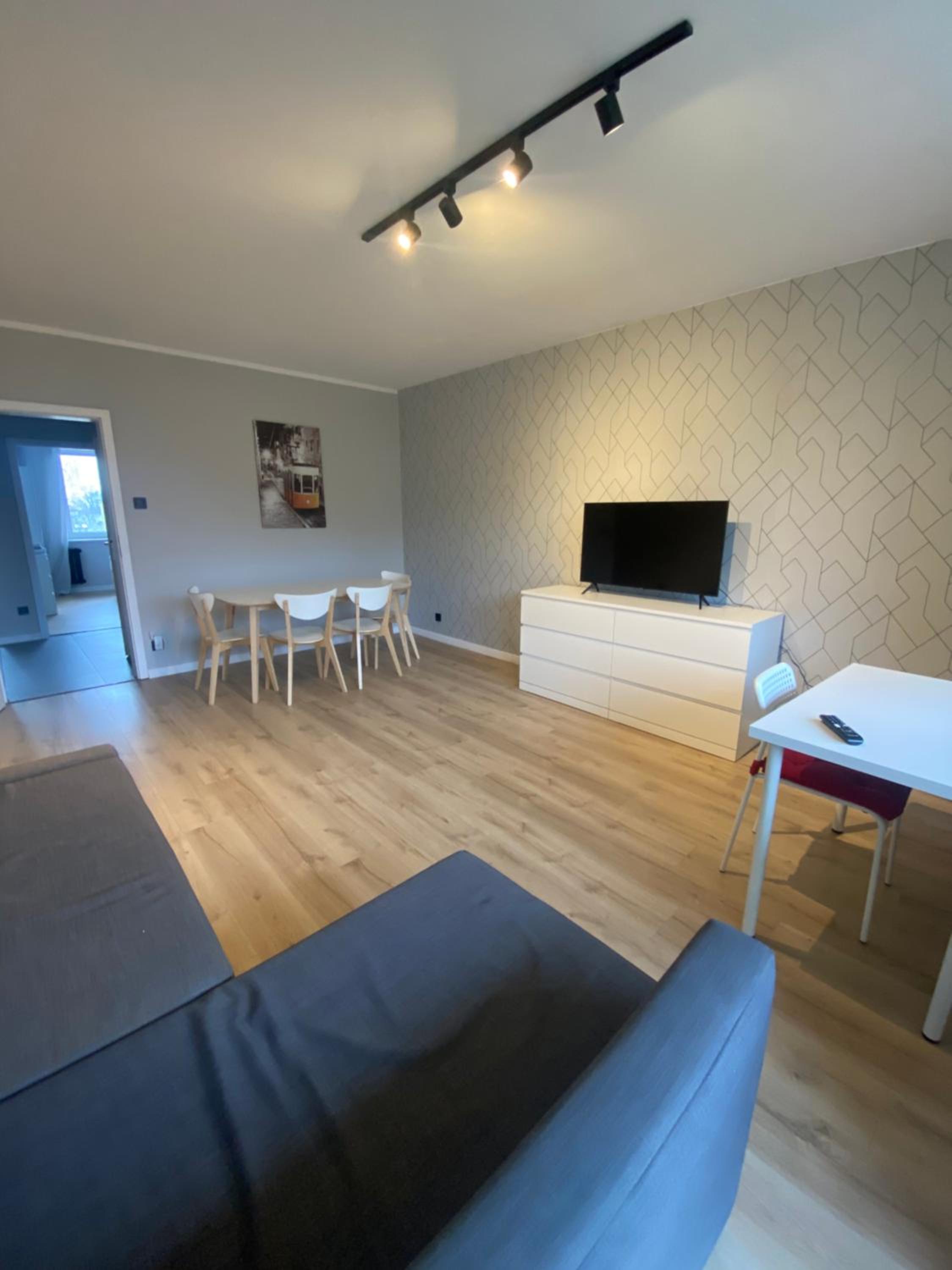 One-Bedroom Apartment - Photo 3