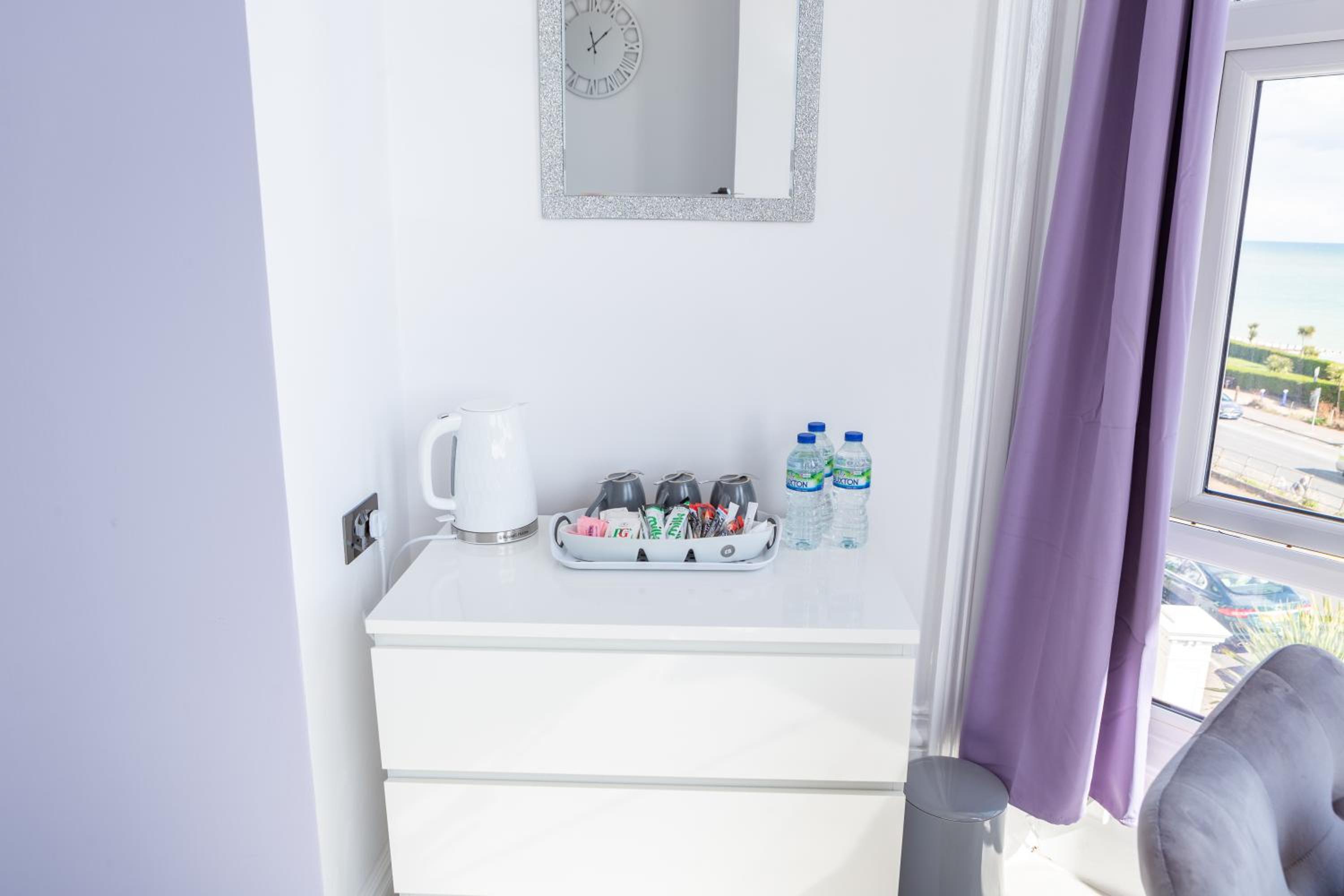 Superior Triple Room with Sea View - Photo 12