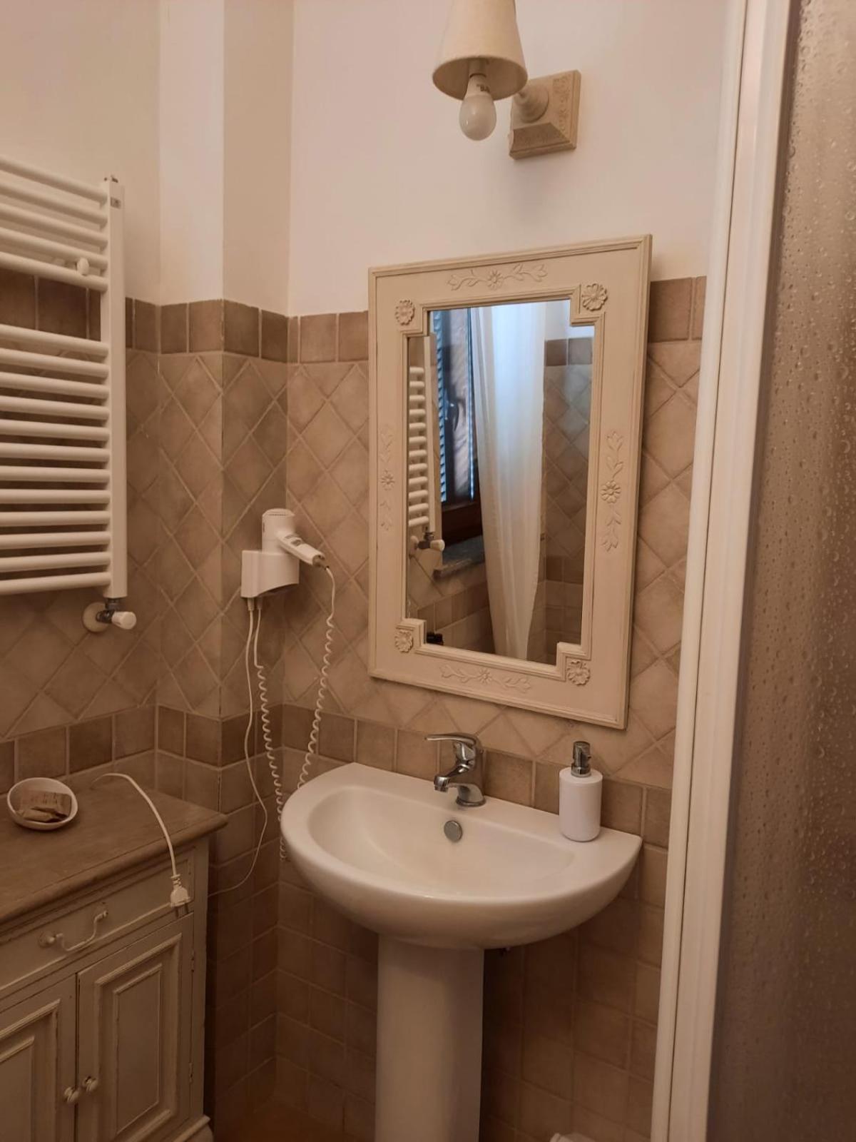 Large Double or Twin Room - Photo 2