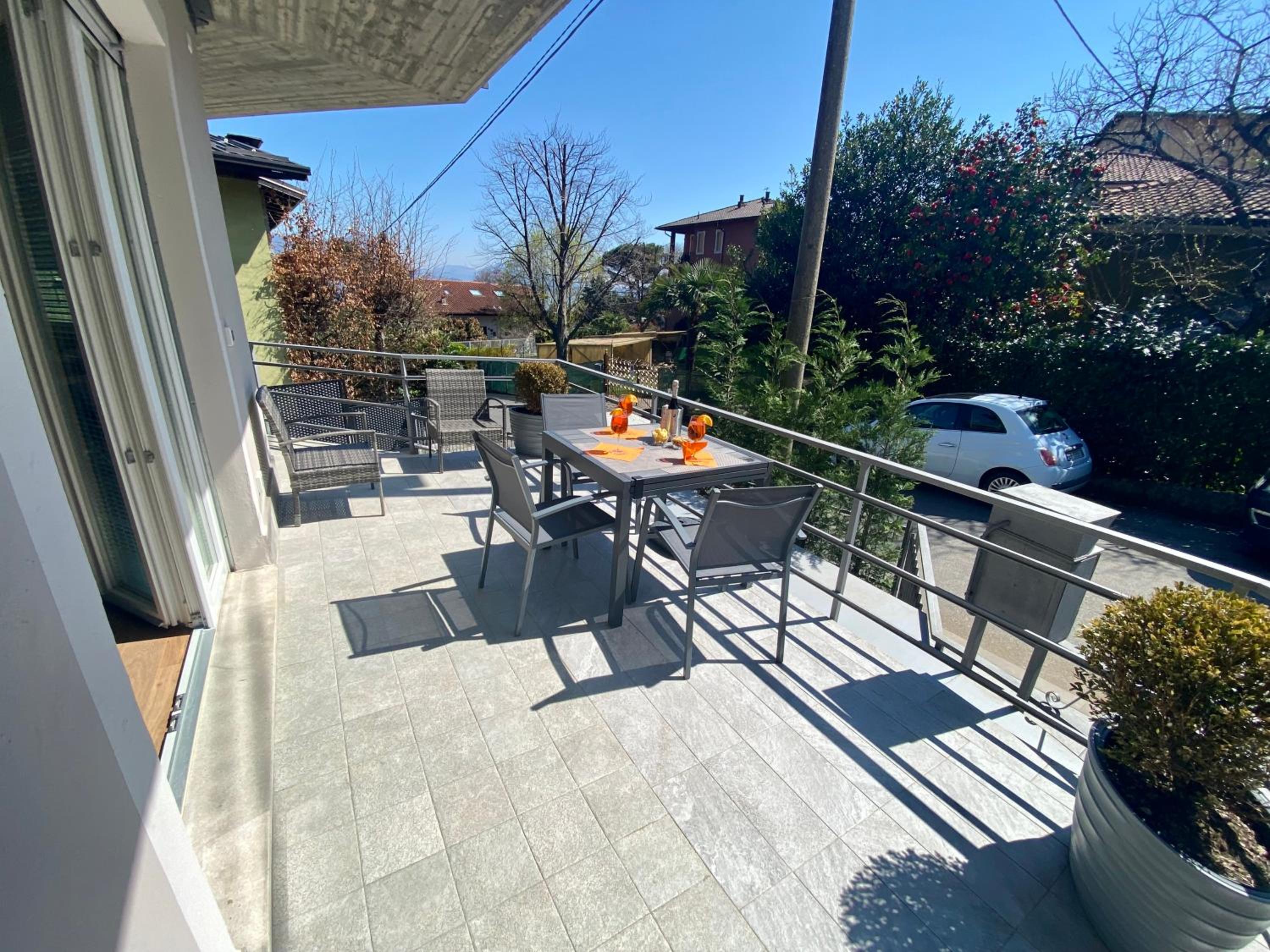 Apartment with Balcony photo 3