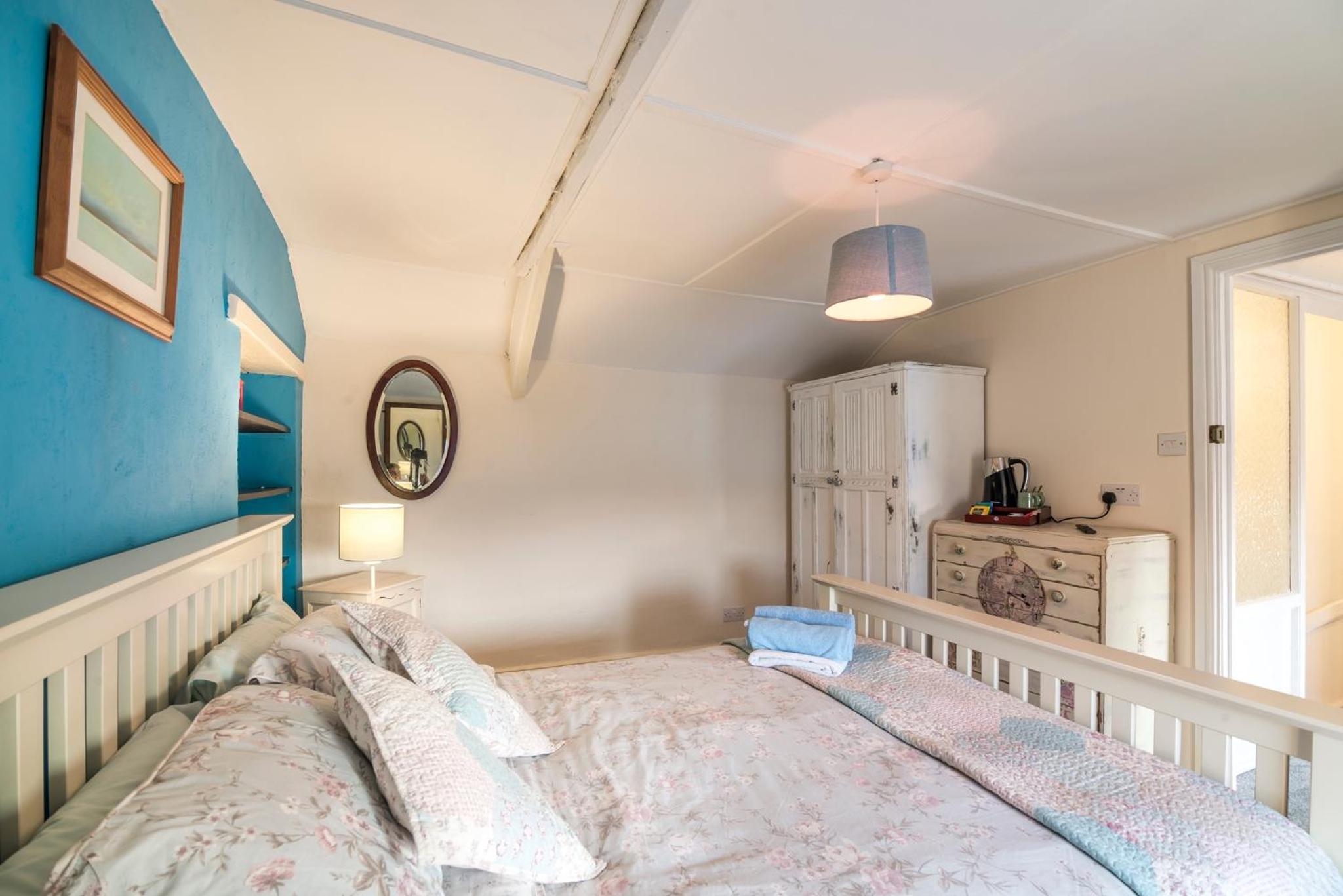 Double Room - Photo 8