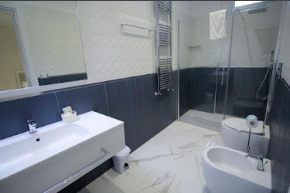 Deluxe Room - Photo 3