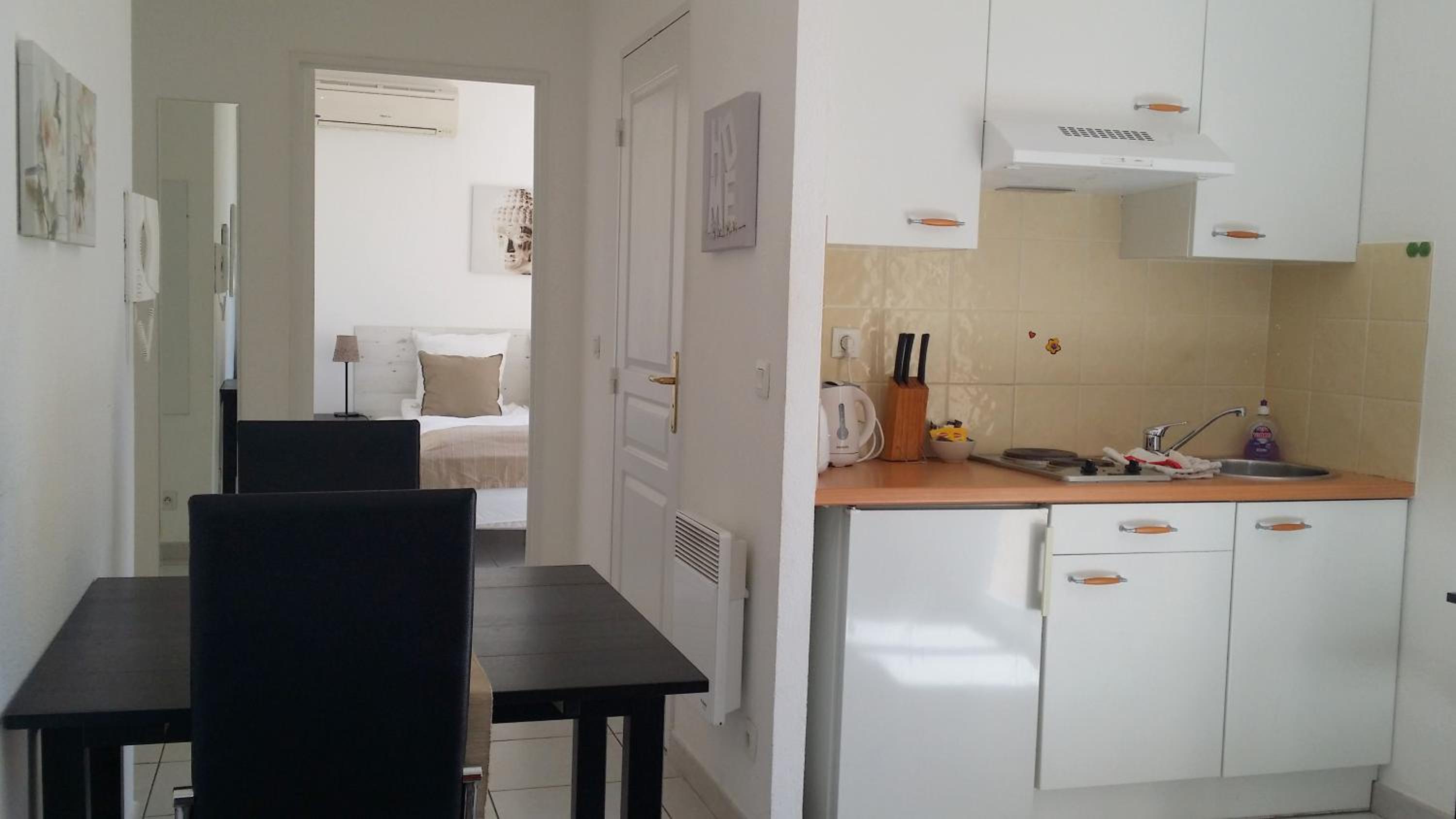 Apartment with Balcony - Photo 8