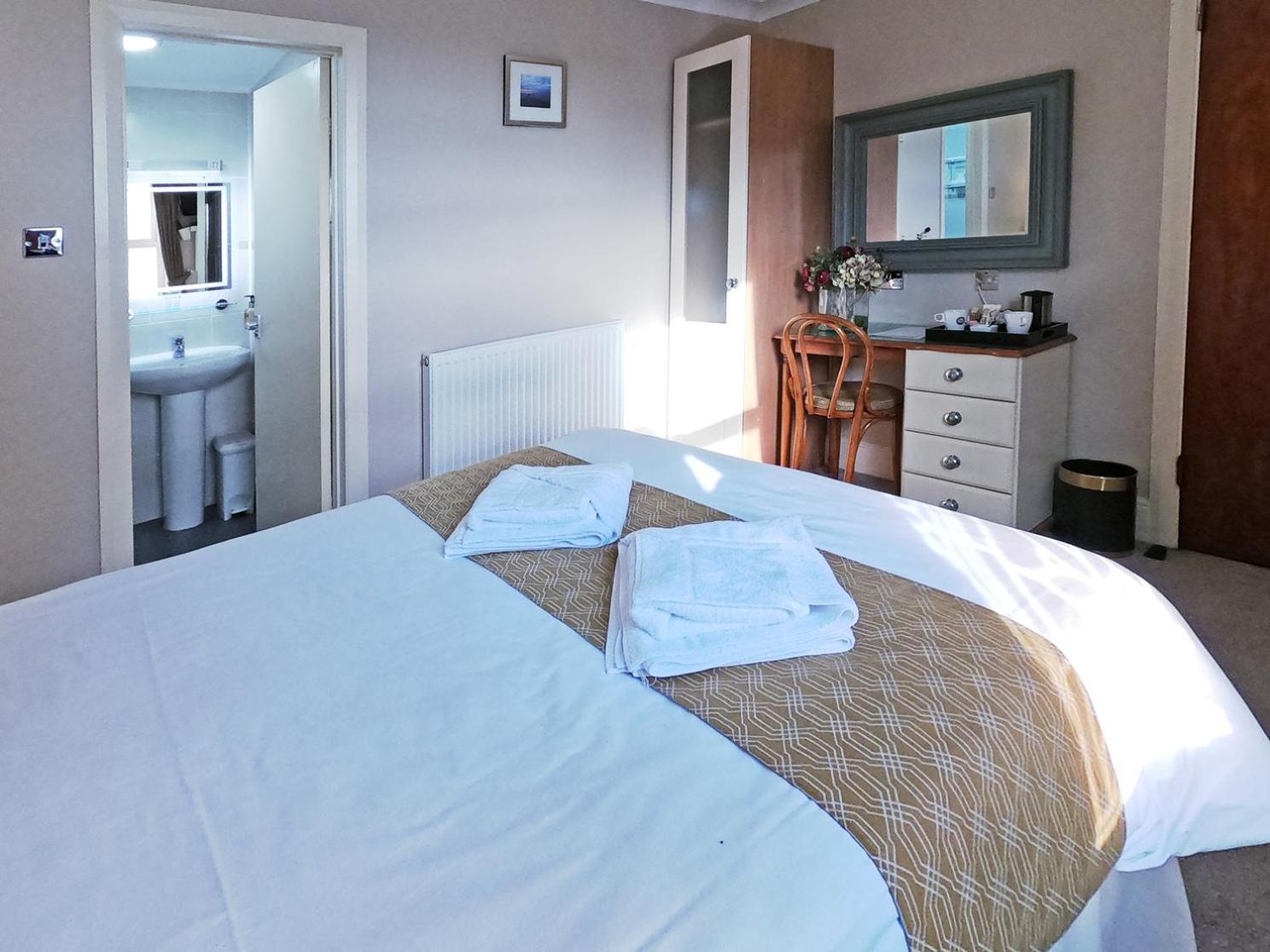 Compact Double Room photo 1