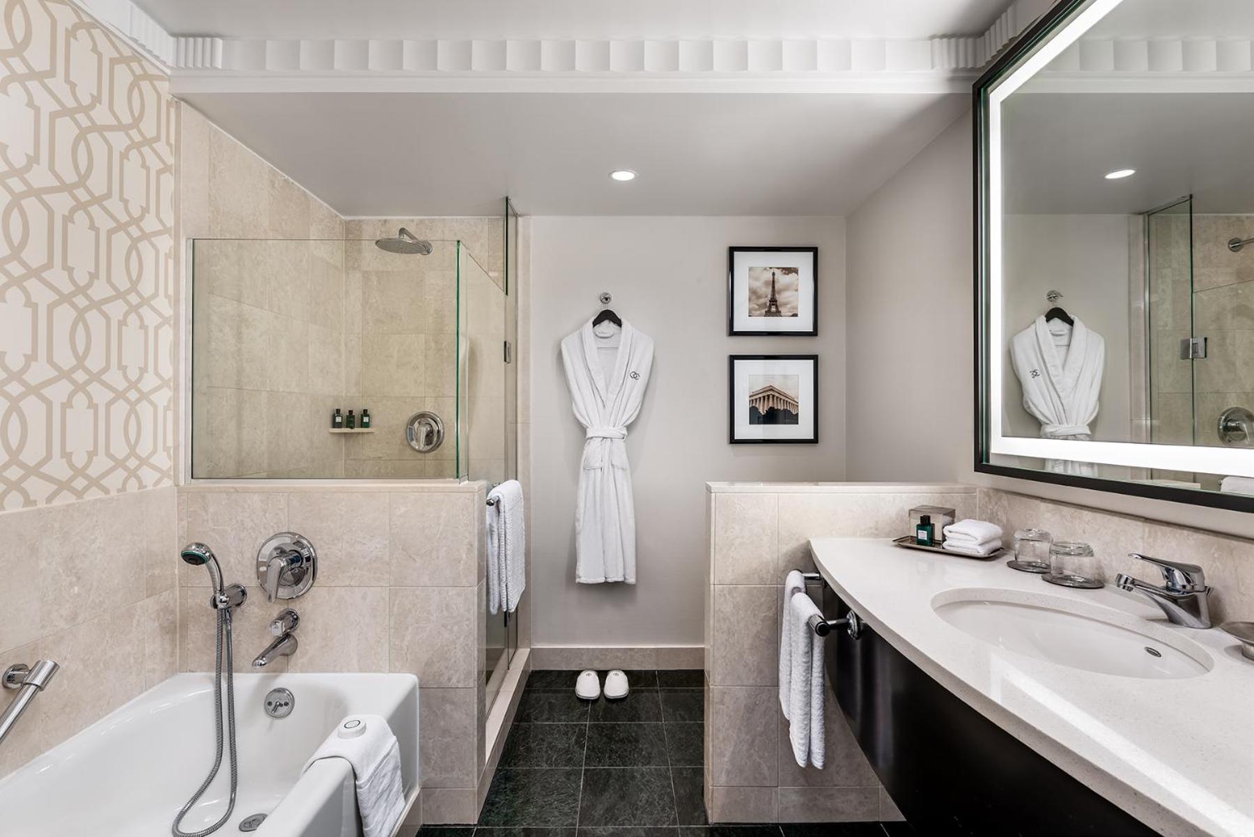 Prestige One Bedroom Suite with King Bed - Photo 4