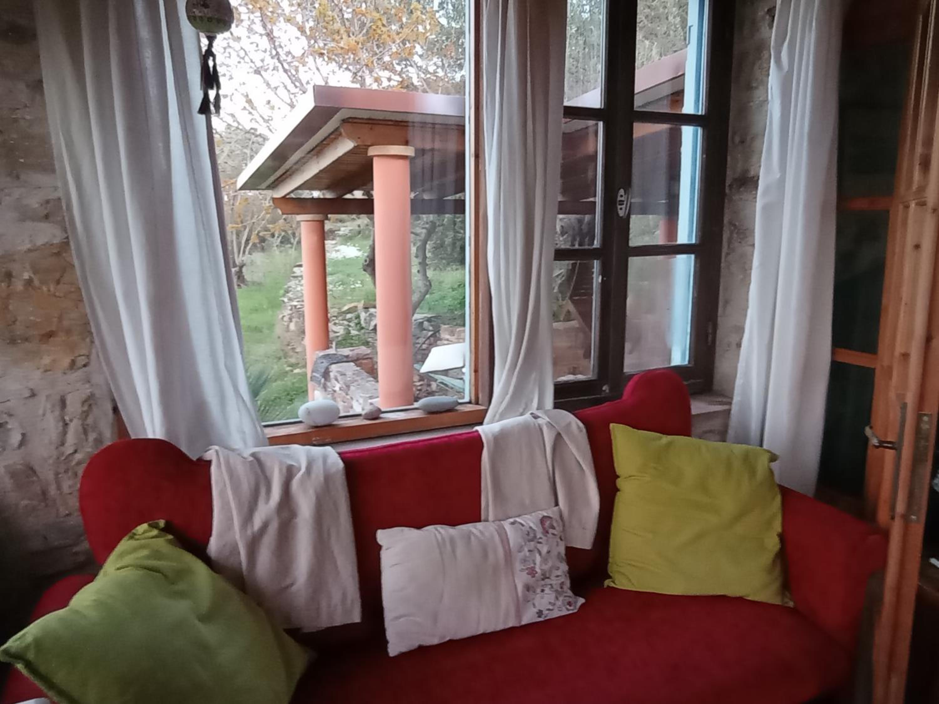 One-Bedroom House photo 1