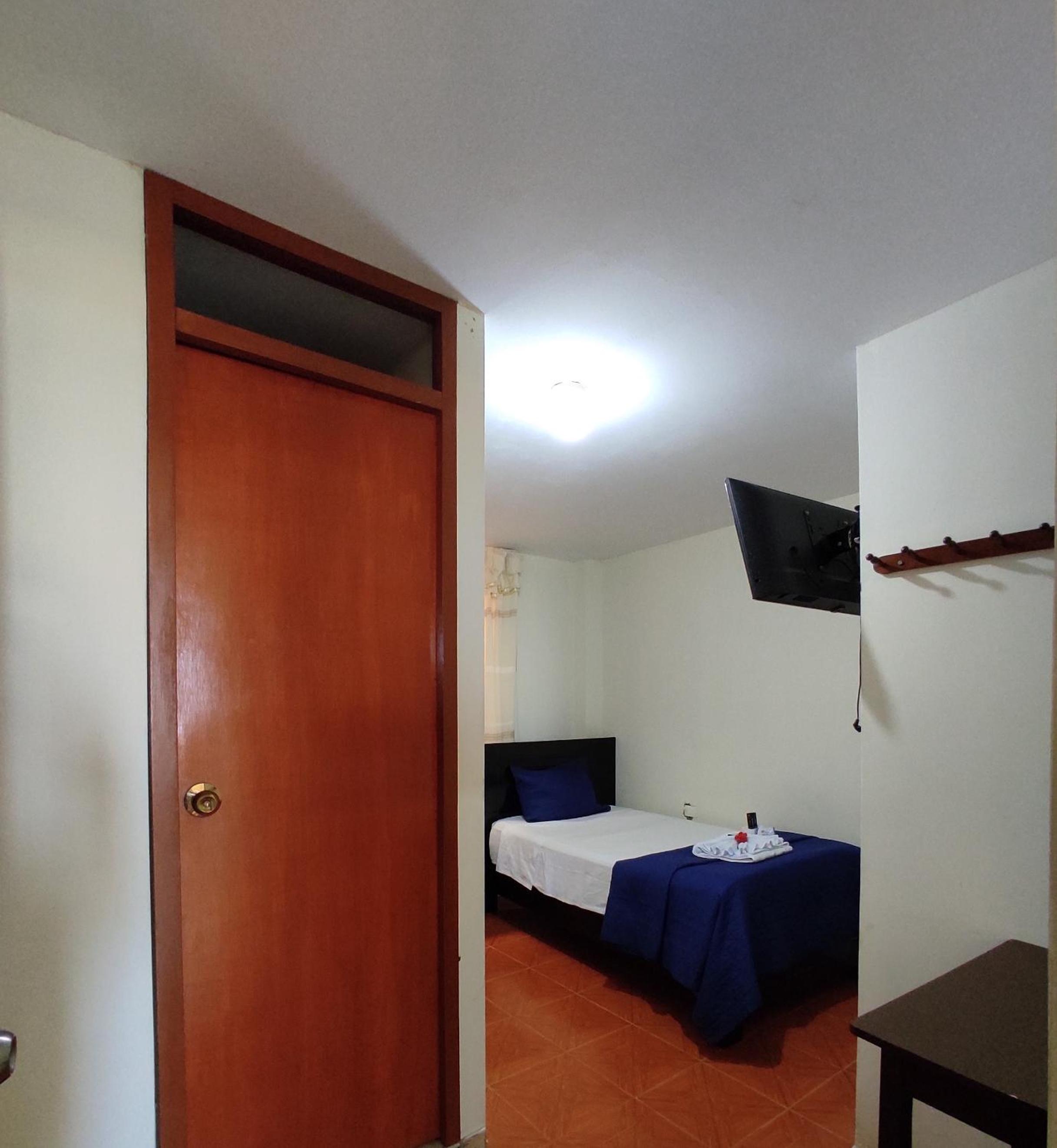 Single Room photo 3