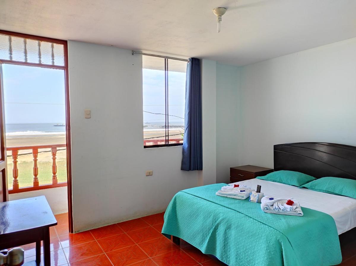 Double Room with Shared Bathroom and Ocean View photo 3
