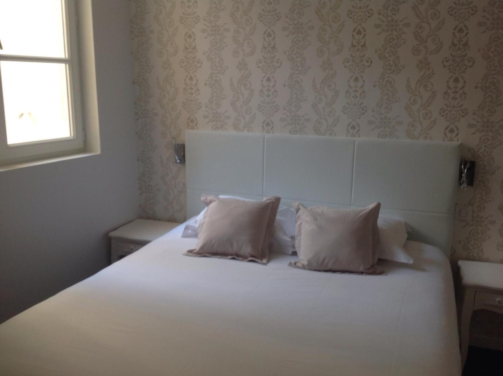 Premium room - accessible by elevator - Photo 14