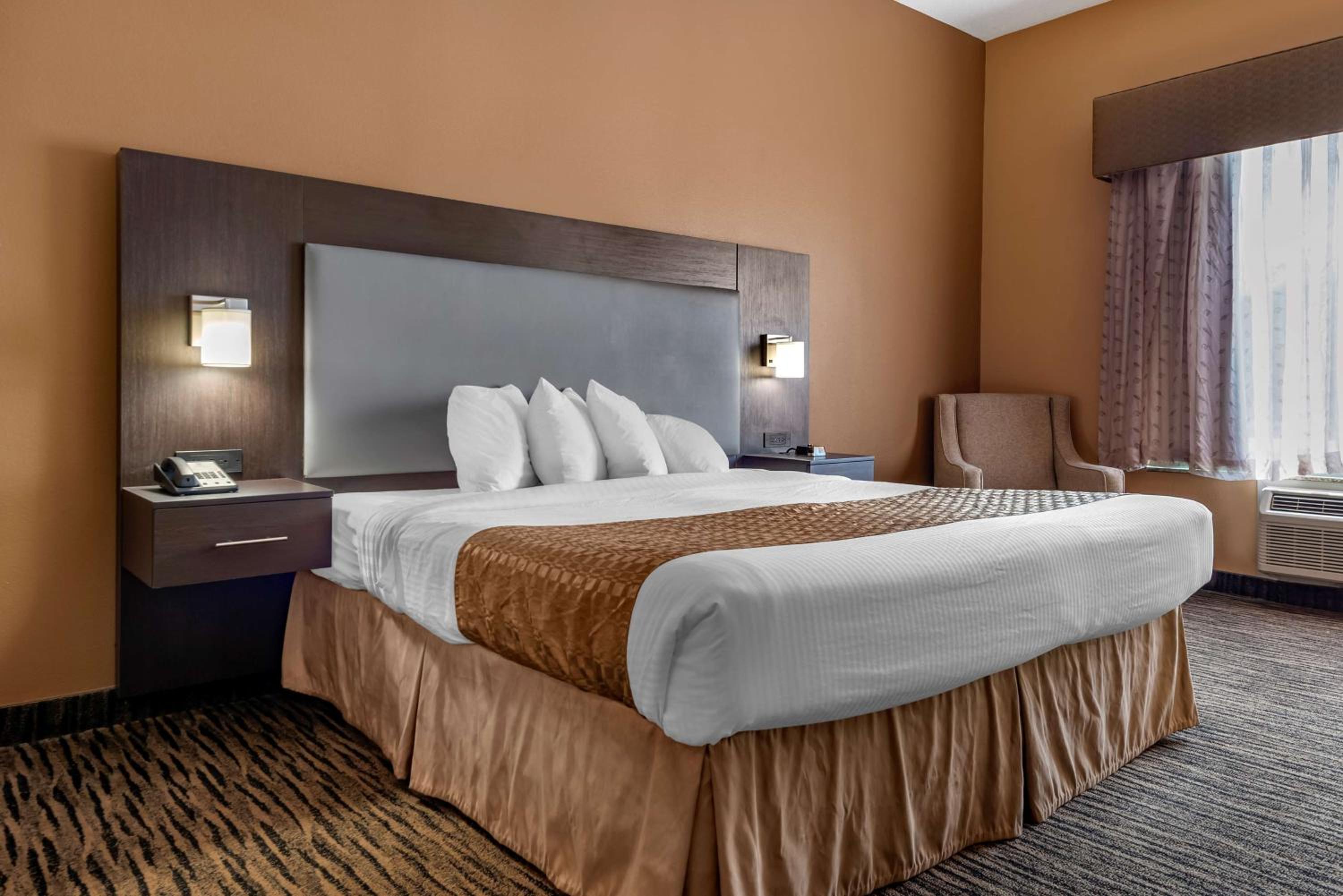King Room - Non-Smoking - Photo 1