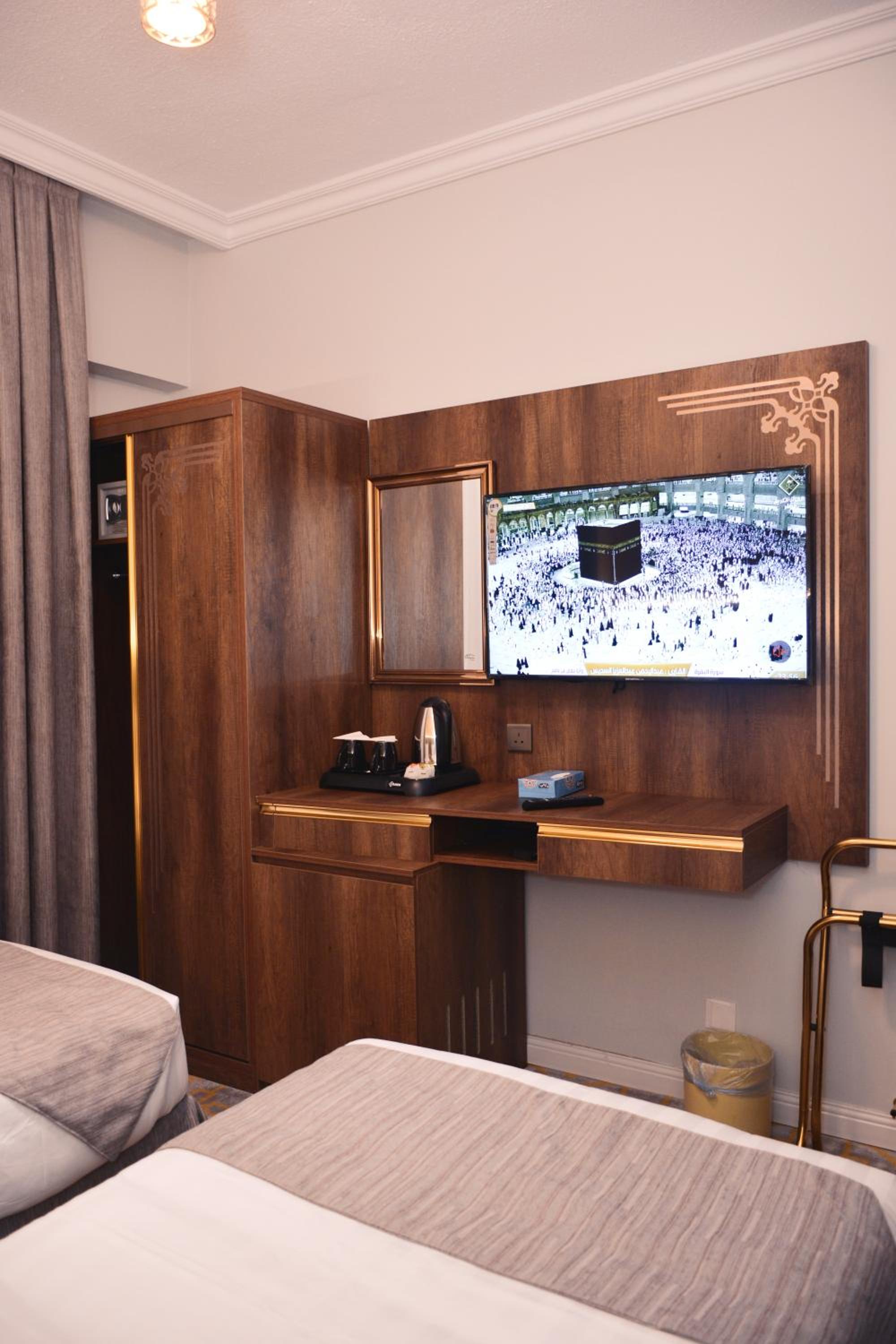 Deluxe Triple Room photo 2