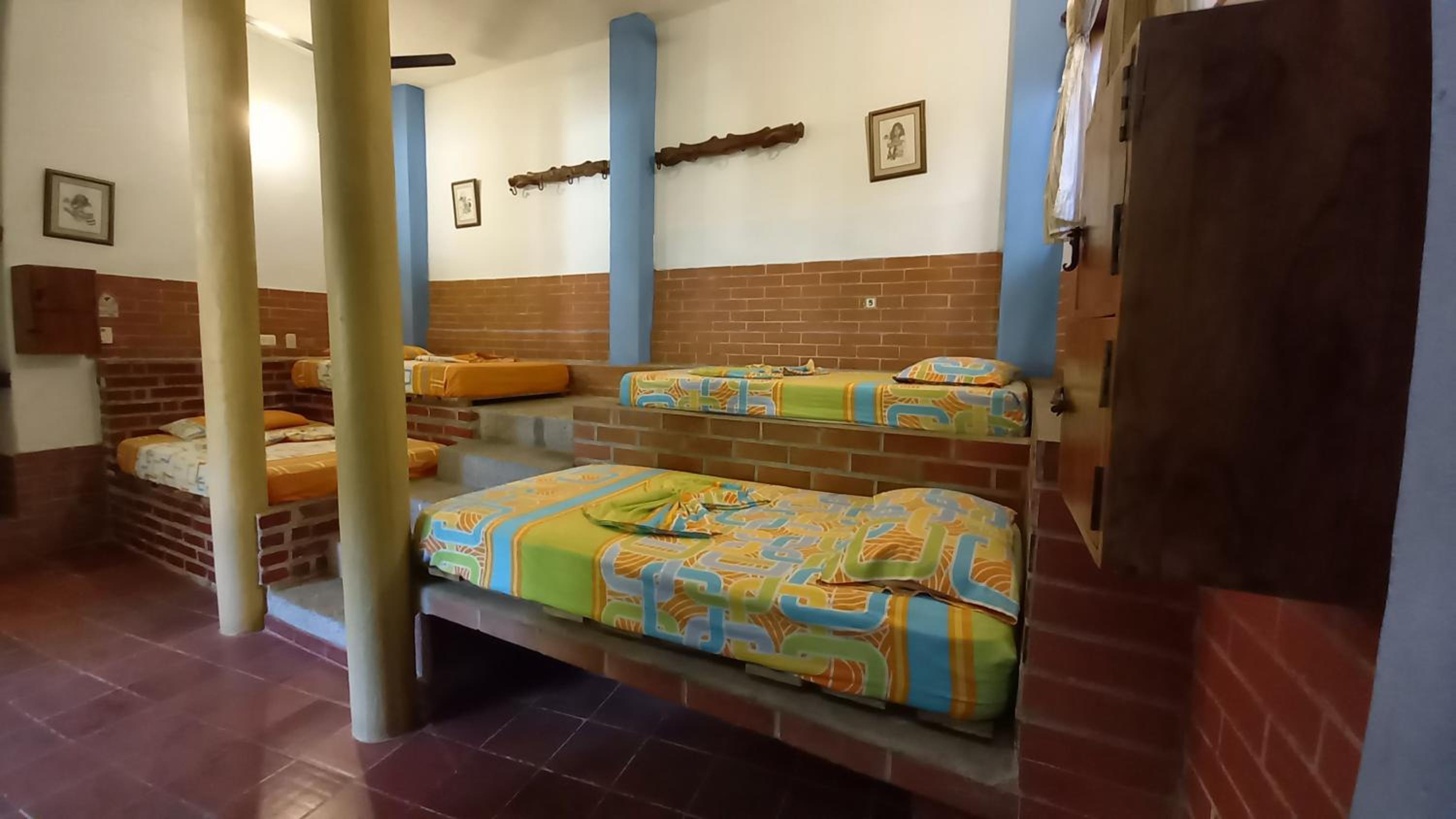 Bed in 6-Bed Mixed Dormitory Room photo 3