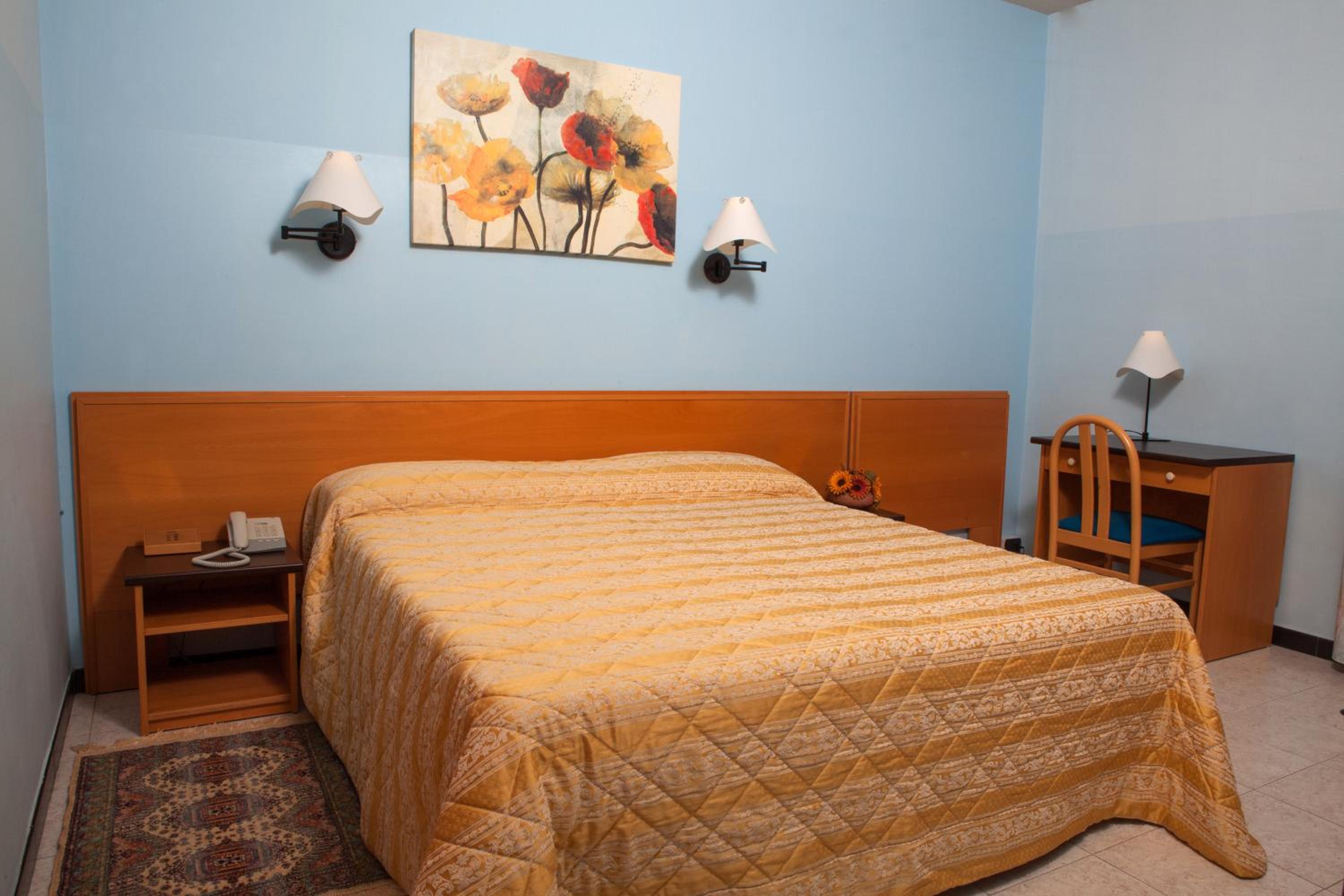 Triple Room - Photo 6