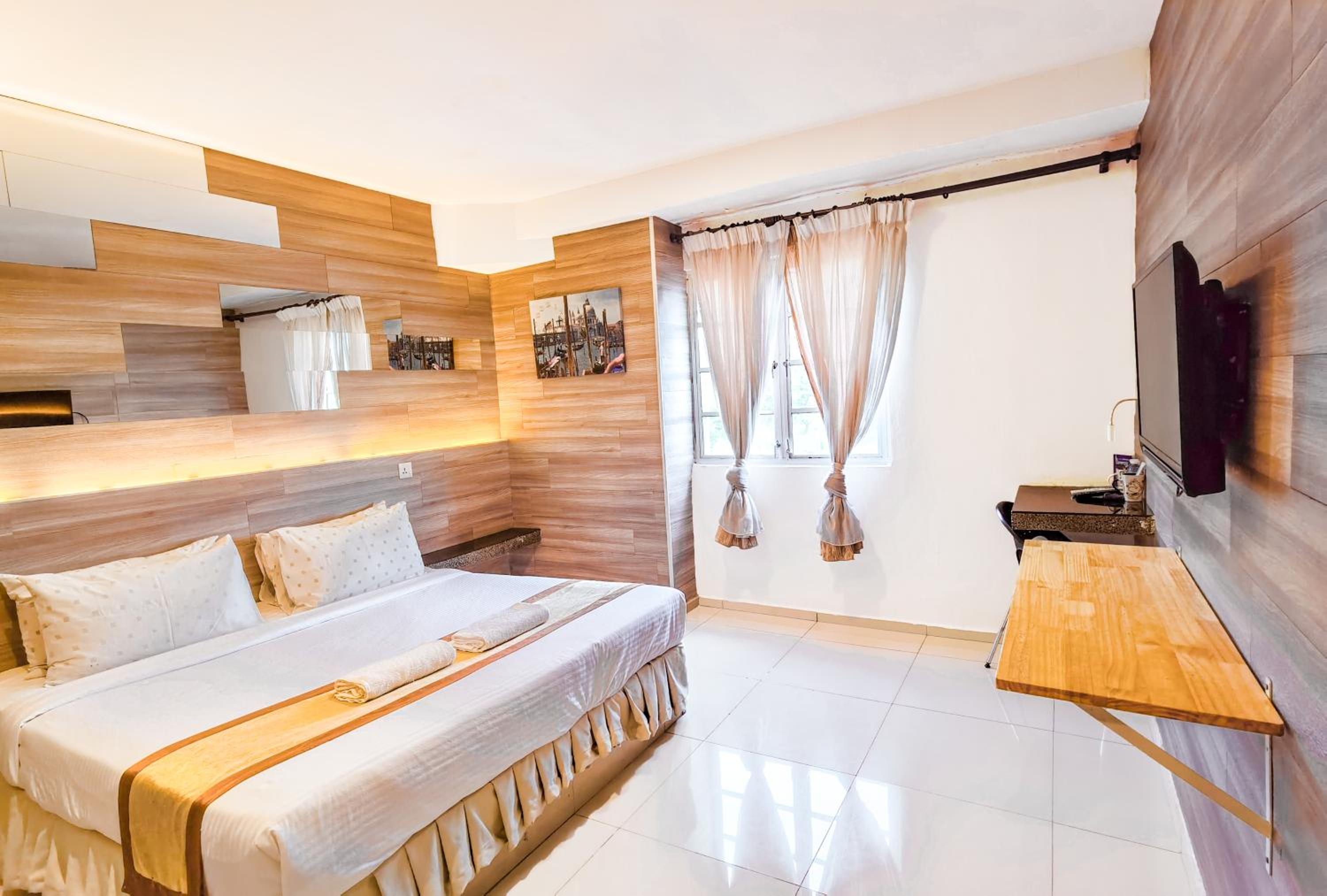 Deluxe Twin Room - Photo 1