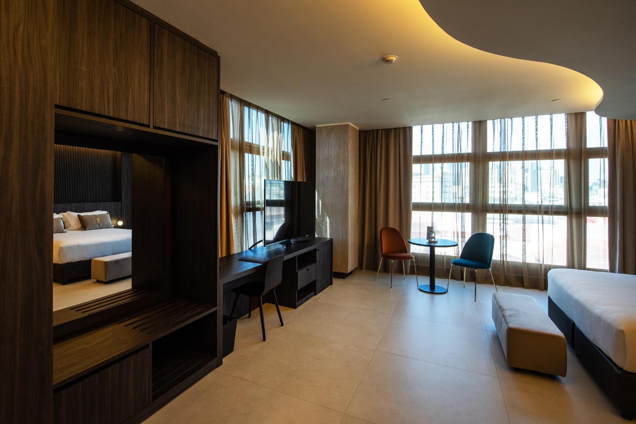 Deluxe Family Room photo 2