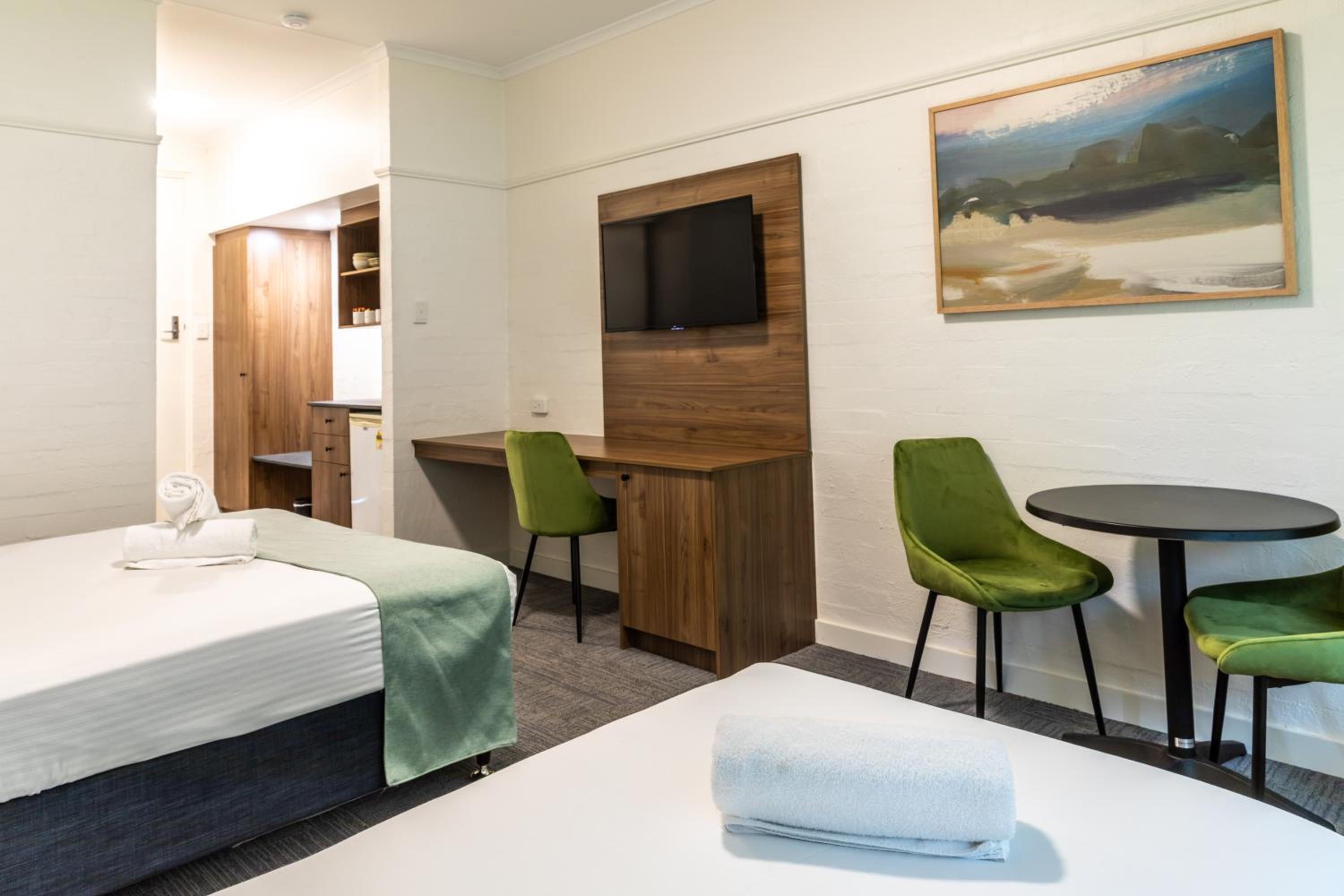 Deluxe Queen Room