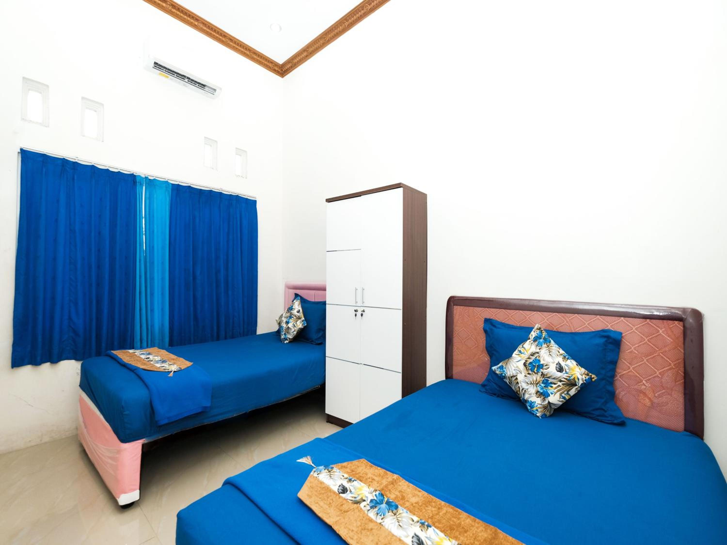 Budget Twin Room - Photo 3