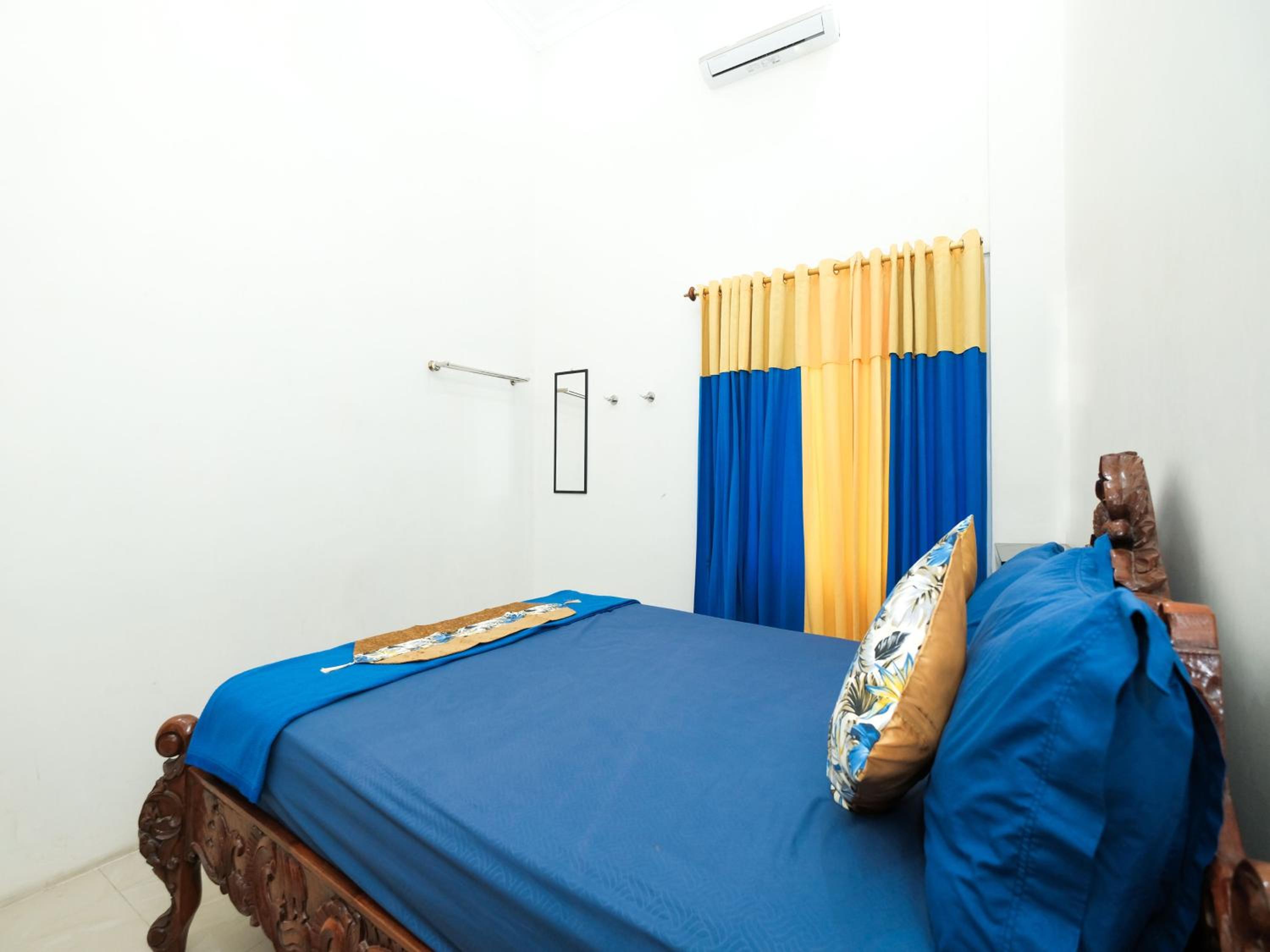 Budget Double Room - Photo 6