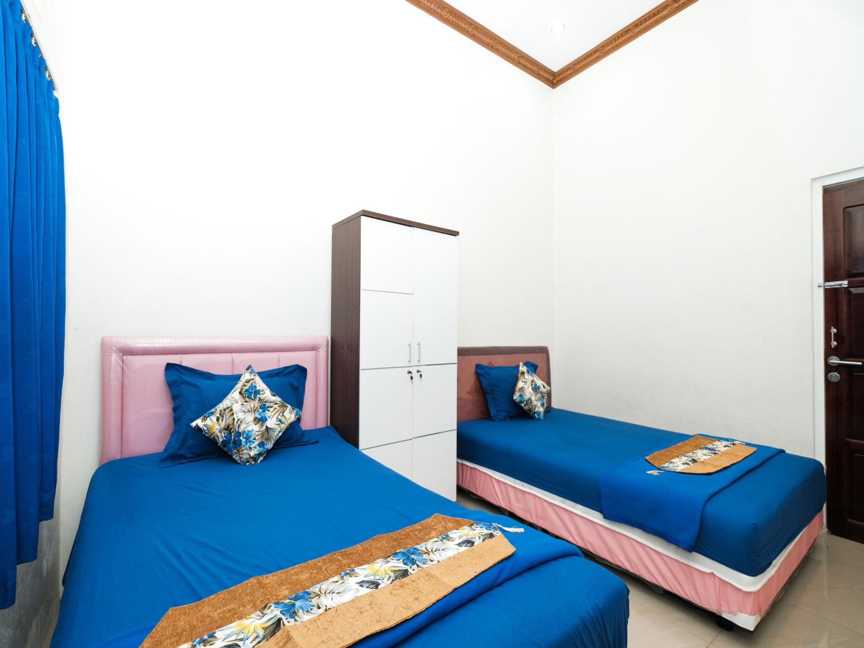 Budget Twin Room - Photo 1