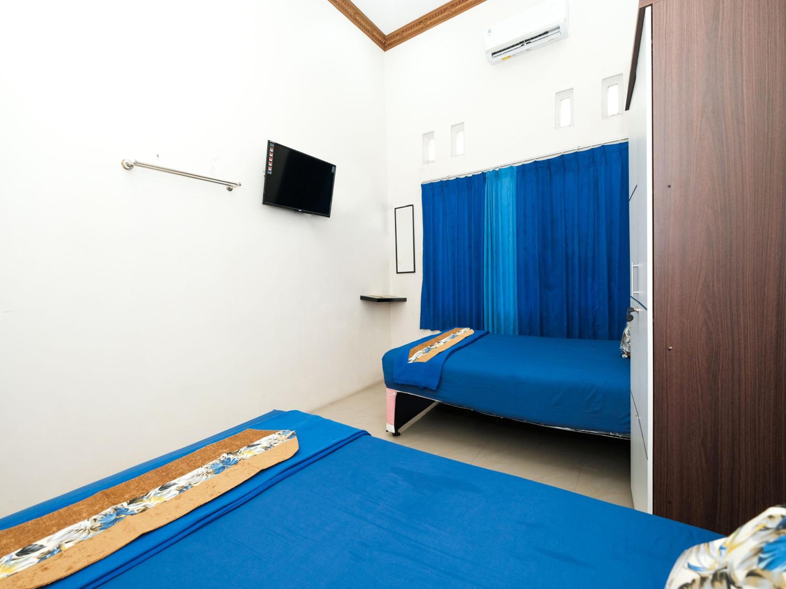 Budget Twin Room - Photo 2