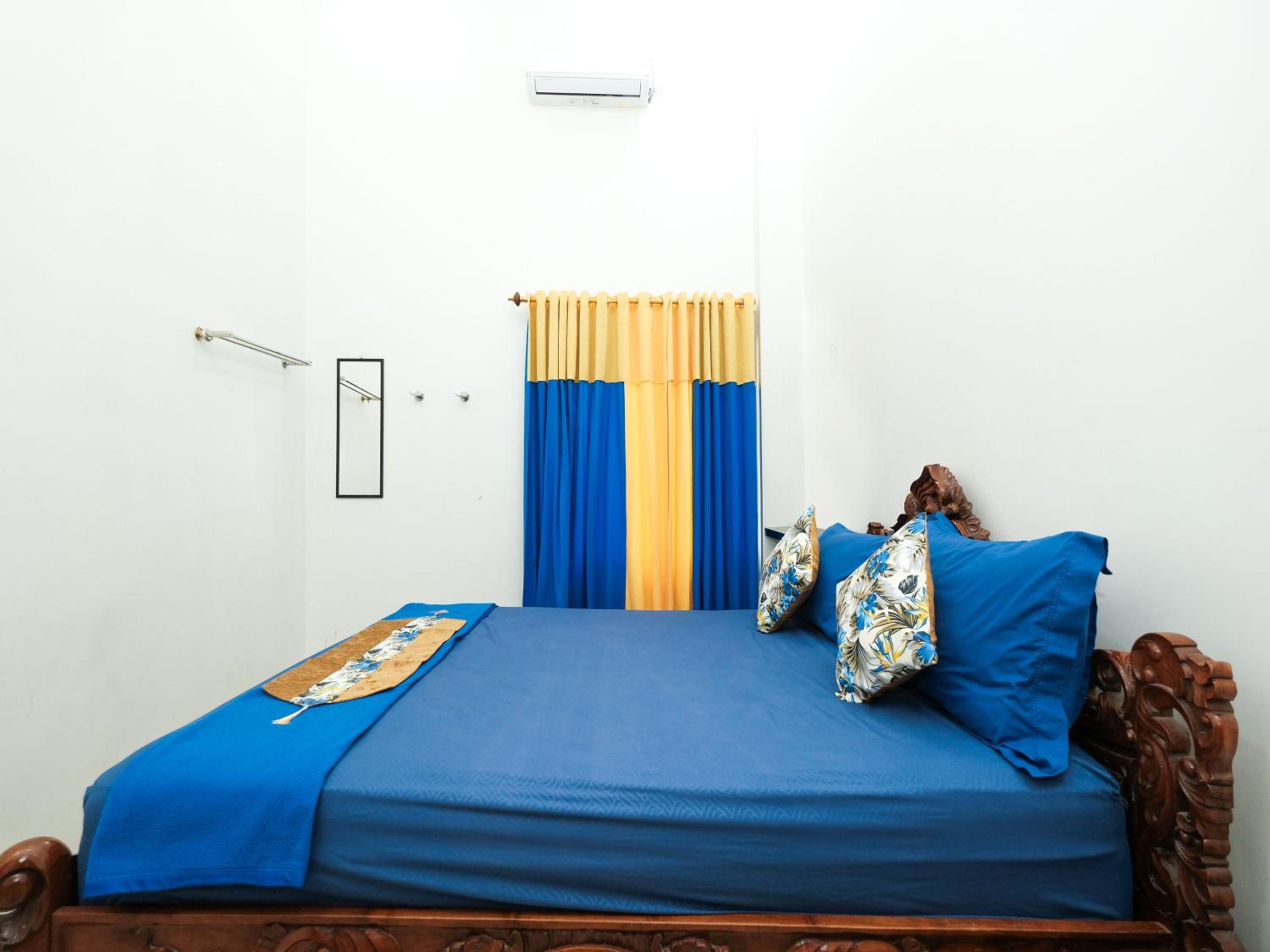 Budget Double Room - Photo 5