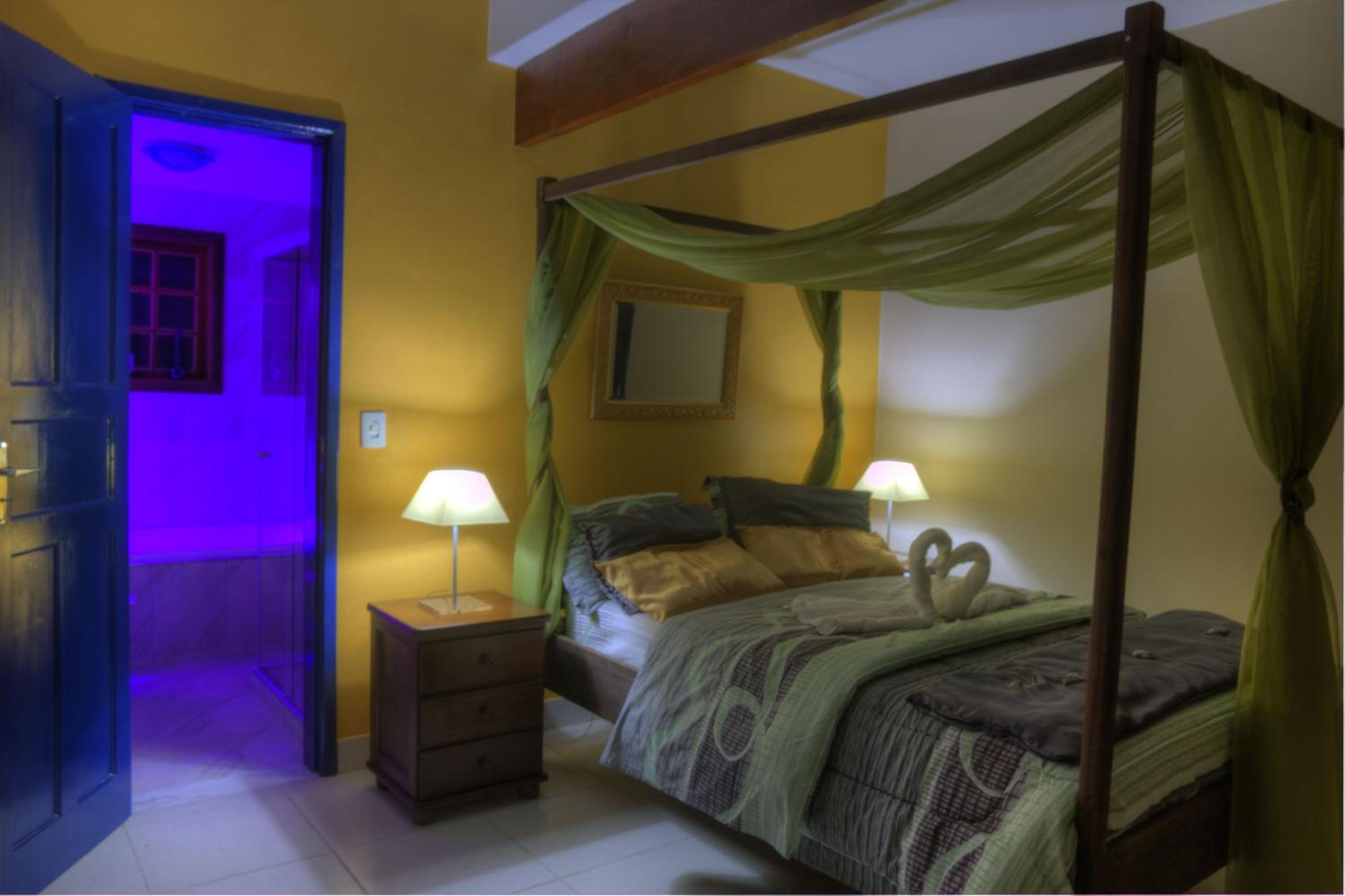 Deluxe Double Room with Bath photo 3