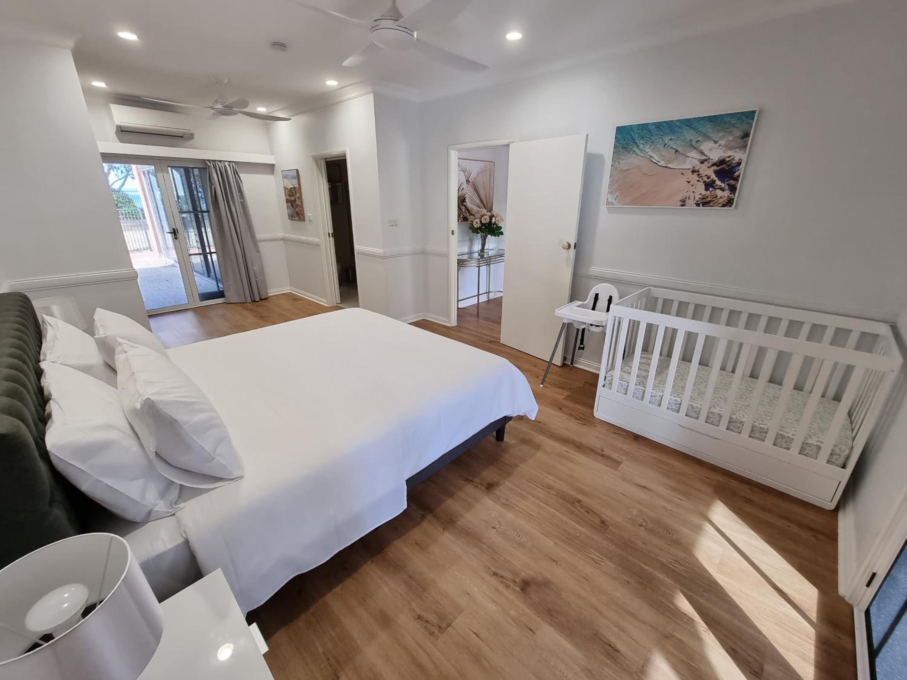 Four-Bedroom House photo 1
