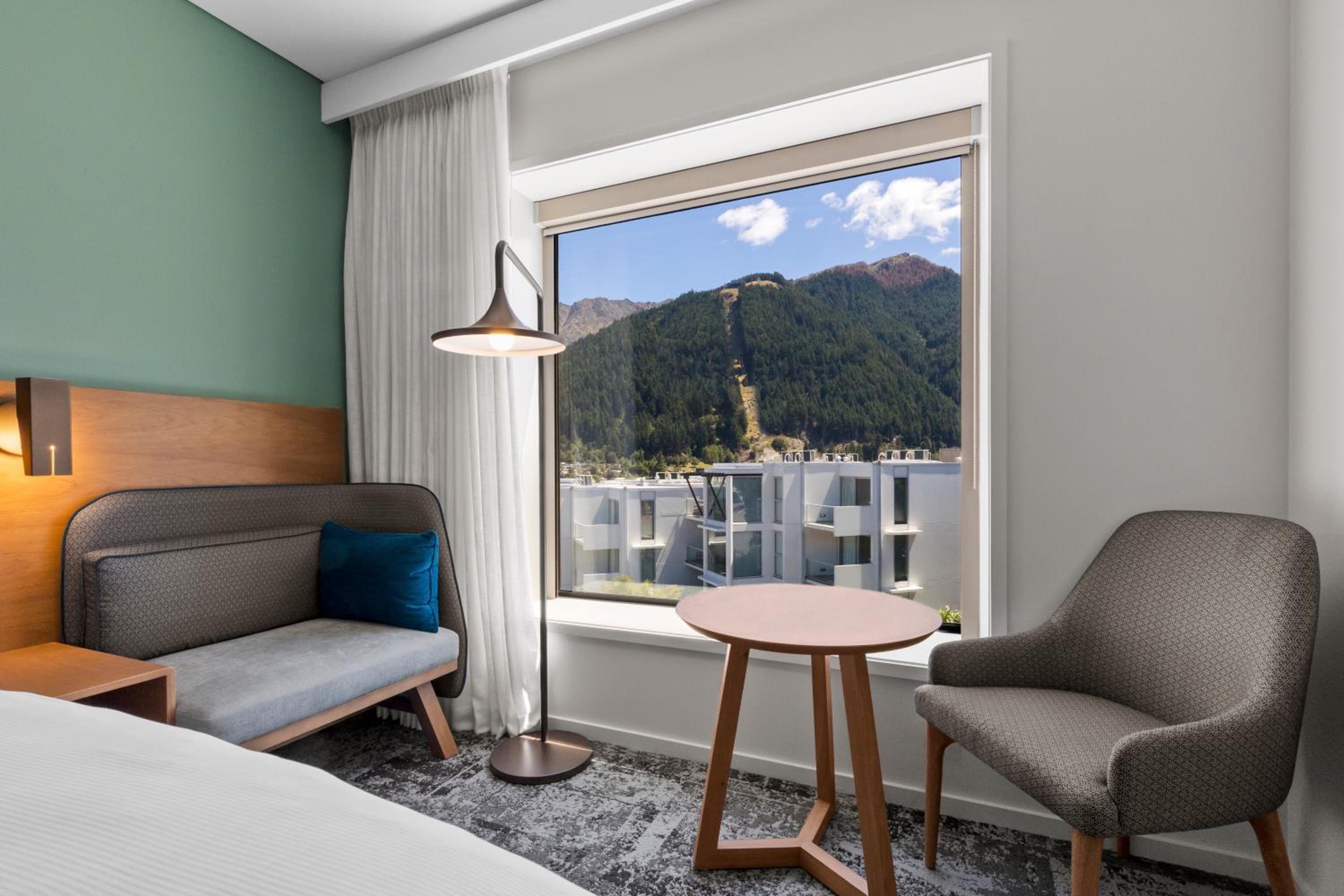 Standard King Room with Gondola View - Free Breakfast - Photo 1
